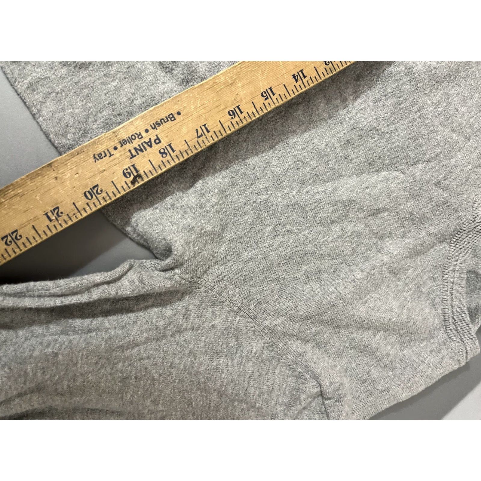 Gap Gap V-Neck Long Sleeve Pullover Sweater Women's Size M Gray Spring Cttn V Size M / US 6-8 / IT 42-44 - 5 Thumbnail