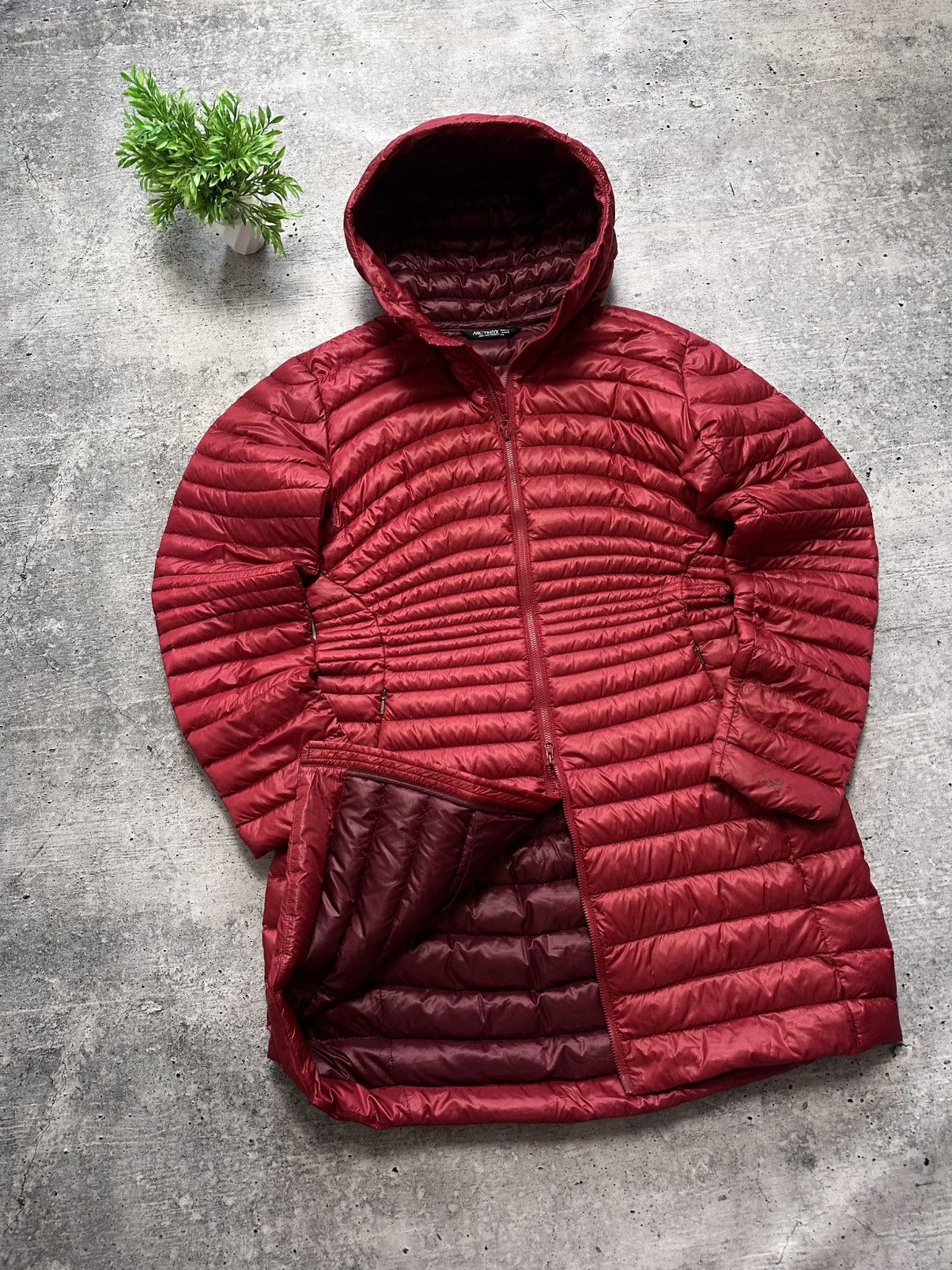 Arc'teryx Arc’teryx Nuri Down Puffer Long Coat Hooded Gorpcore Jacket Size L / US 10 / IT 46 - 1 Thumbnail