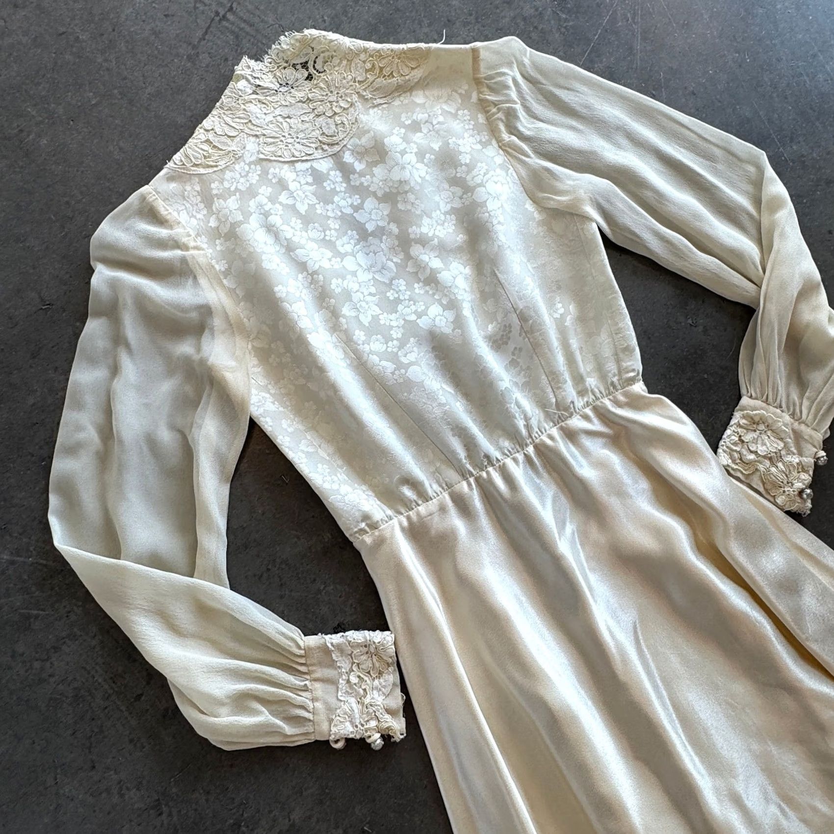 Vintage VINTAGE Marshall-Rousso White Lace Wedding Dress Small Maxi Formal Embroidered Floral Long Sleeve Womens Dress Size S / US 4 / IT 40 - 7 Thumbnail