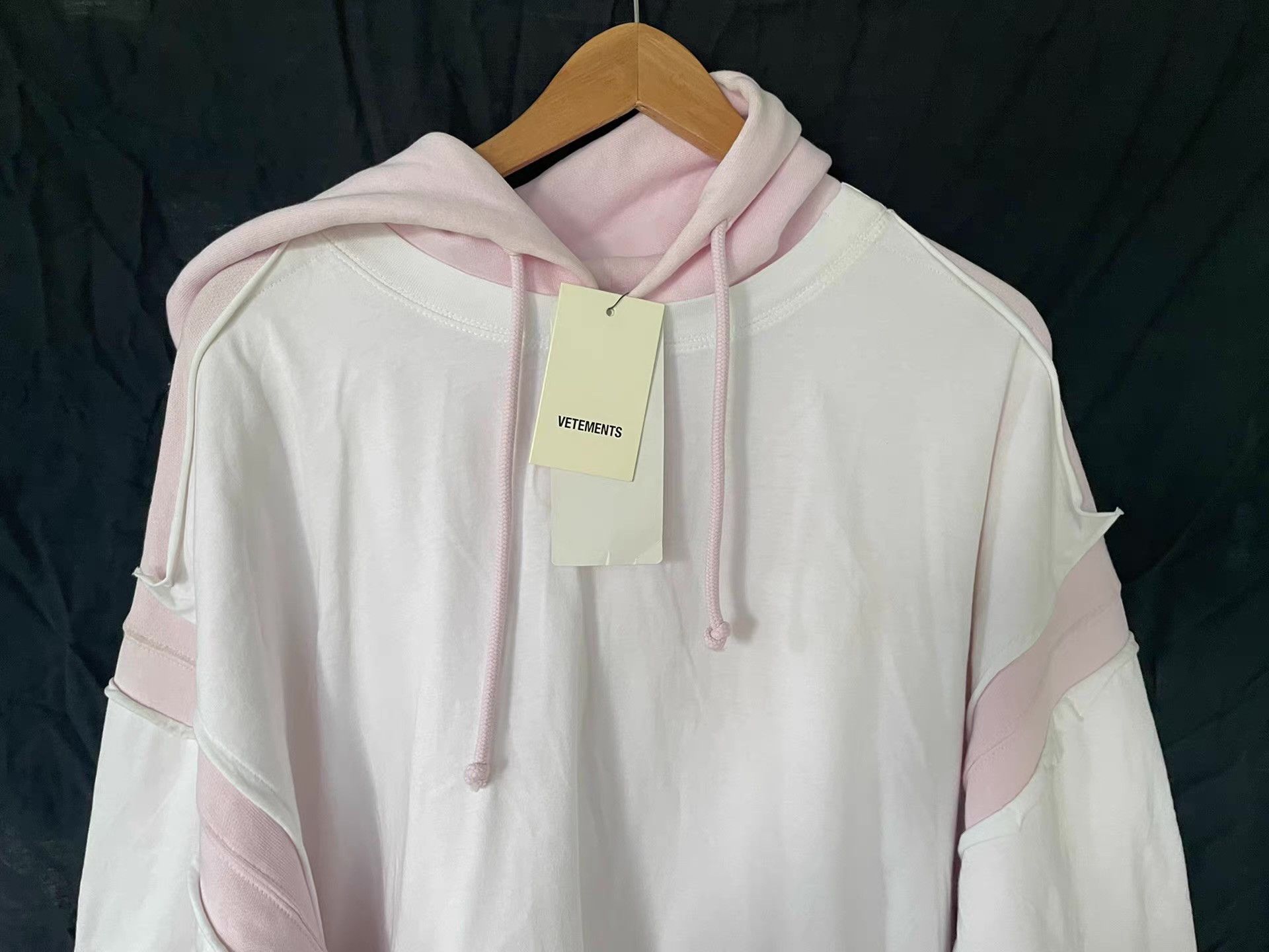 Vetements Vetements Men's Panelled Hoodie Ｑ21 Size US S / EU 44-46 / 1 - 7 Thumbnail
