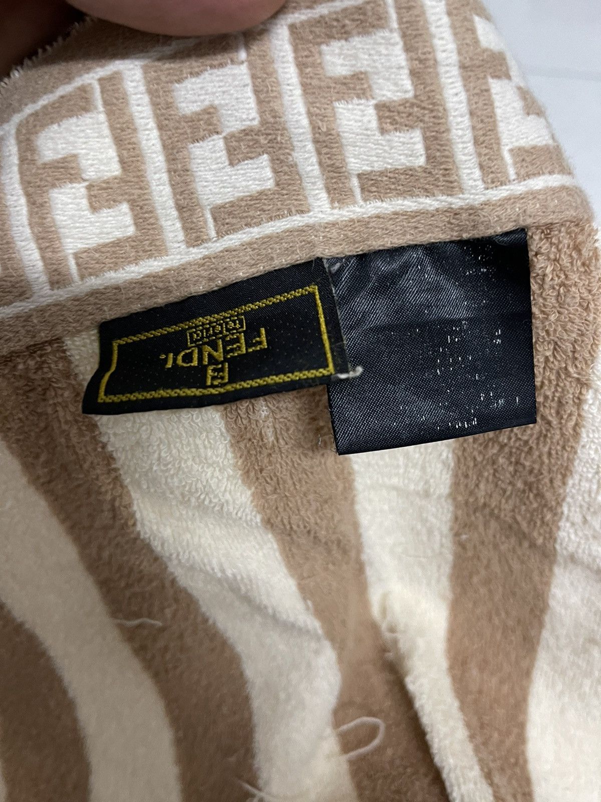 Designer × Fendi VINTAGE FENDI BLANKET VERY RARE Size ONE SIZE - 6 Thumbnail