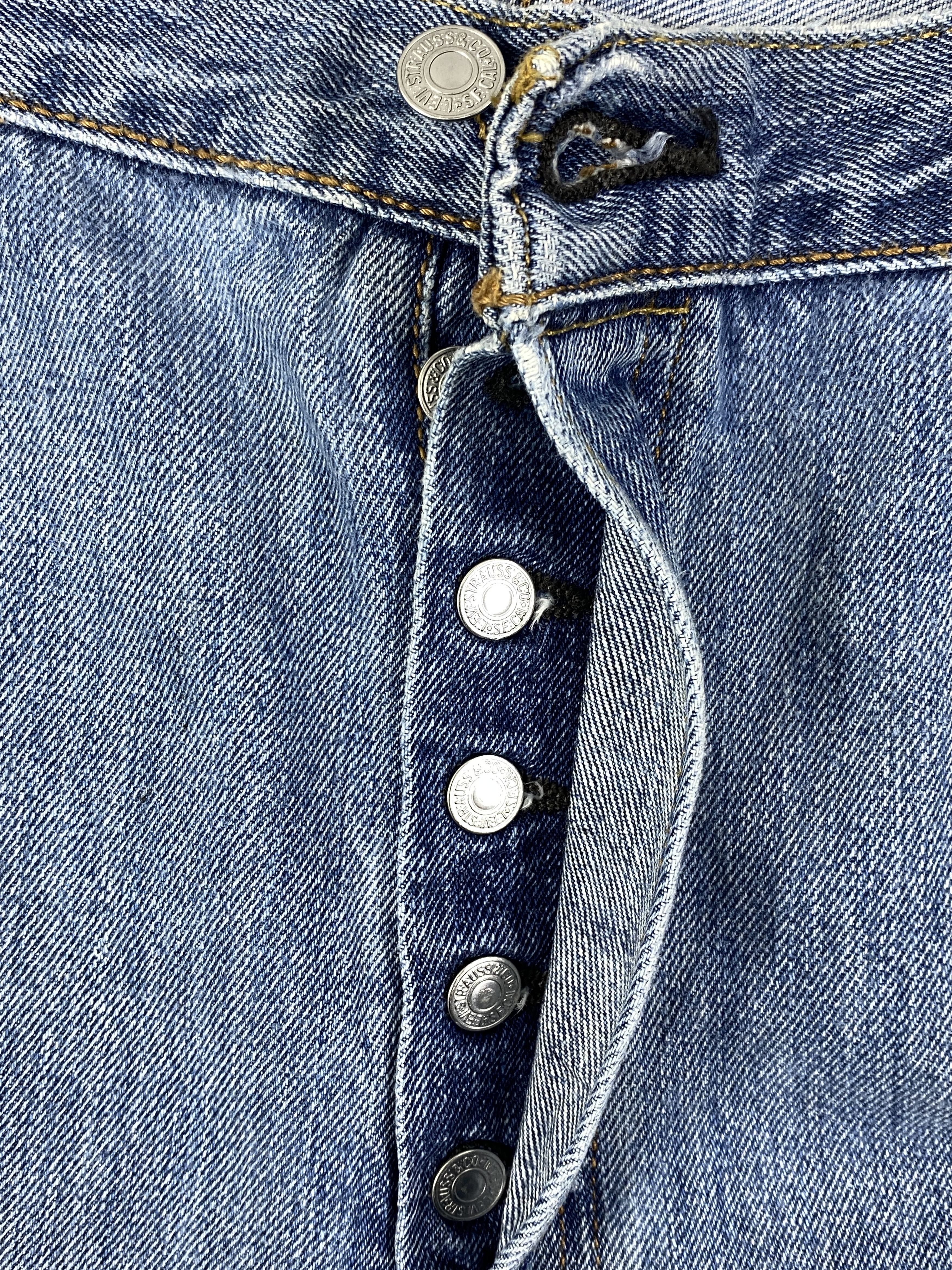 Levi's Mid Blue Vintage Levi's 501 Jeans 39x29 Denim -JN1685 Size US 39 - 7 Thumbnail