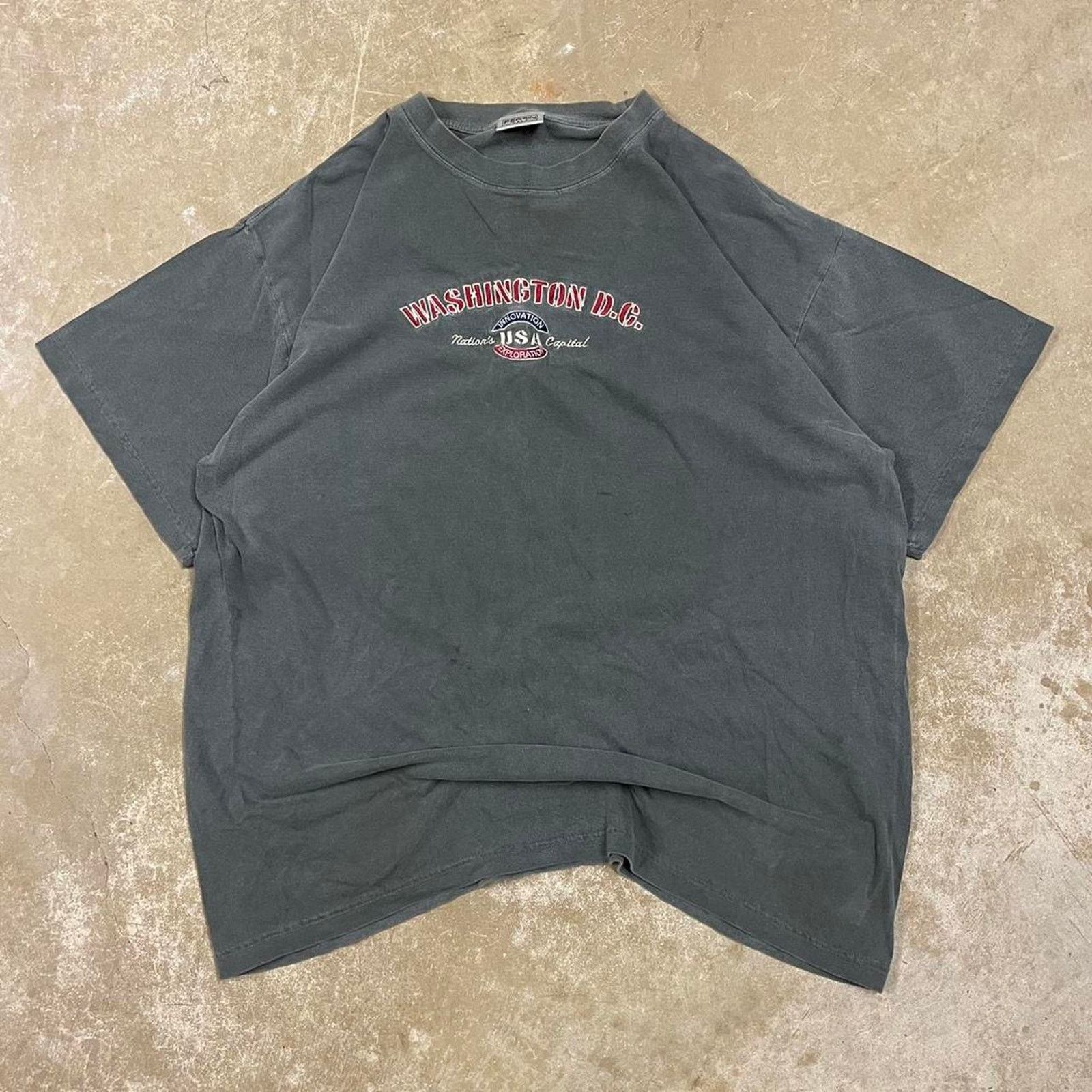 & Other Stories 90s embroidered Washington D.C. grey t shirt size XL Size US XL / EU 56 / 4 - 1 Thumbnail