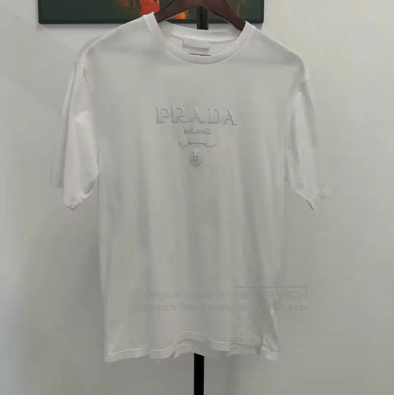 Prada Prada White Cotton Short Sleeve T-Shirt. Size US S / EU 44-46 / 1 - 1 Thumbnail