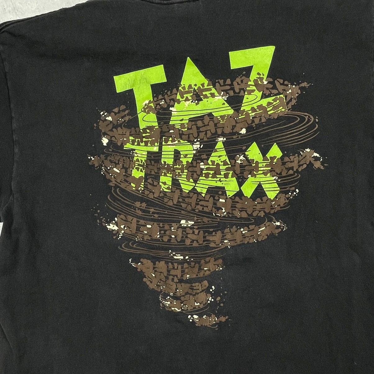 Vintage × Warner Bros Vintage 1995 Taz Warner Bros WILD THING Double Sided Print Size US L / EU 52-54 / 3 - 11 Thumbnail
