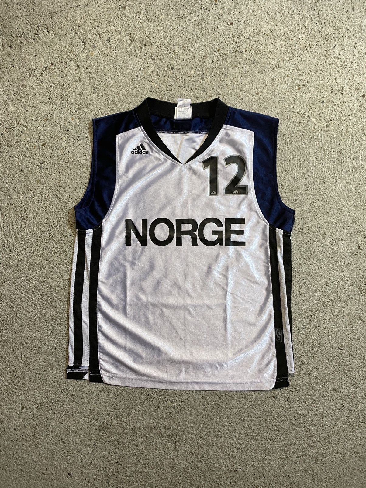 Adidas Adidas vintage tanktop sleeveless norge norway basketball Size US L / EU 52-54 / 3 - 1 Thumbnail