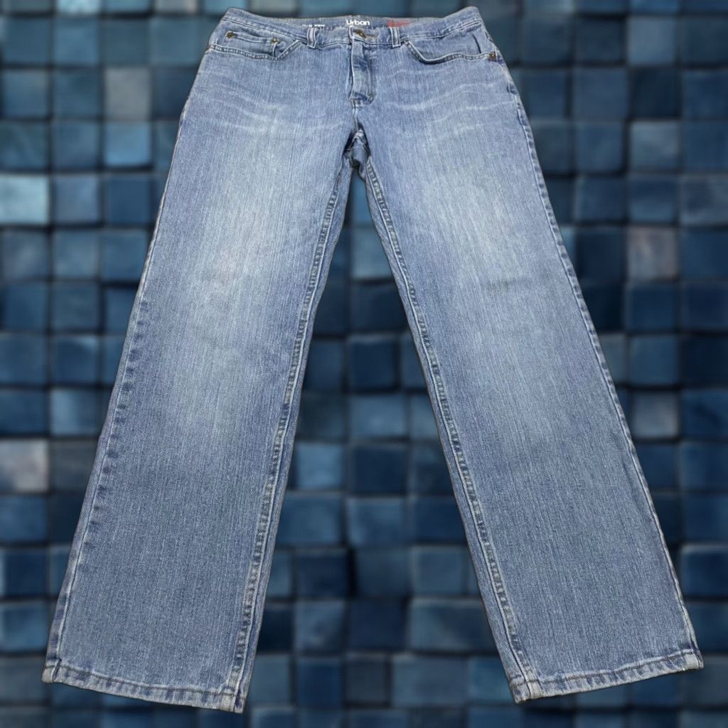 Vintage Urban Pipeline Jeans Men 33x32 Blue Denim Medium Wash Straight Mid Rise Jeans Regular Men 5-Pocket Design Denim Blue Mid (10-12 in) Urban Pipeline Size US 33 - 1 Thumbnail