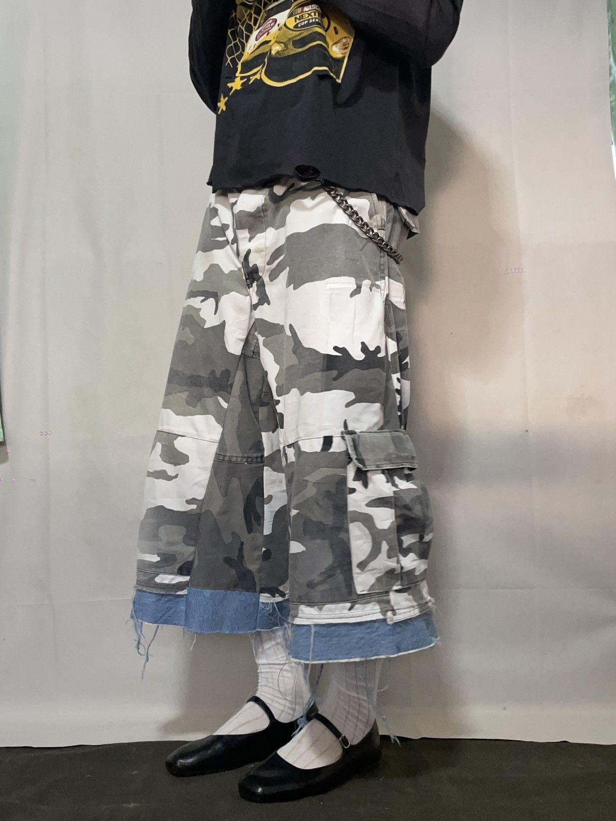 Other Reworked Snow Camo Shorts Size US 35 - 4 Thumbnail