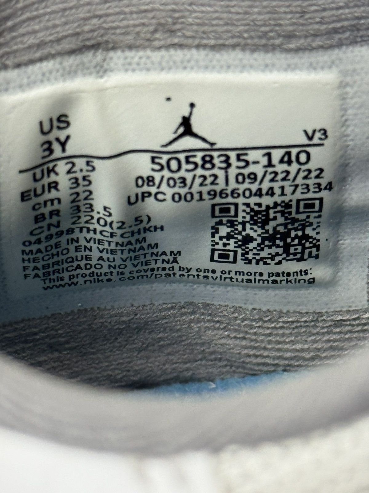 Jordan Brand Jordan 11 Retro Low Cement Grey (PS) Size 3Y/4.5W Size US 4.5 / IT 34.5 - 7 Thumbnail