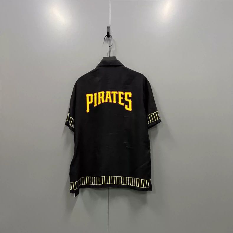 Gucci Gucci Black and yellow striped letter print short-sleeved s Size US M / EU 48-50 / 2 - 2 Thumbnail