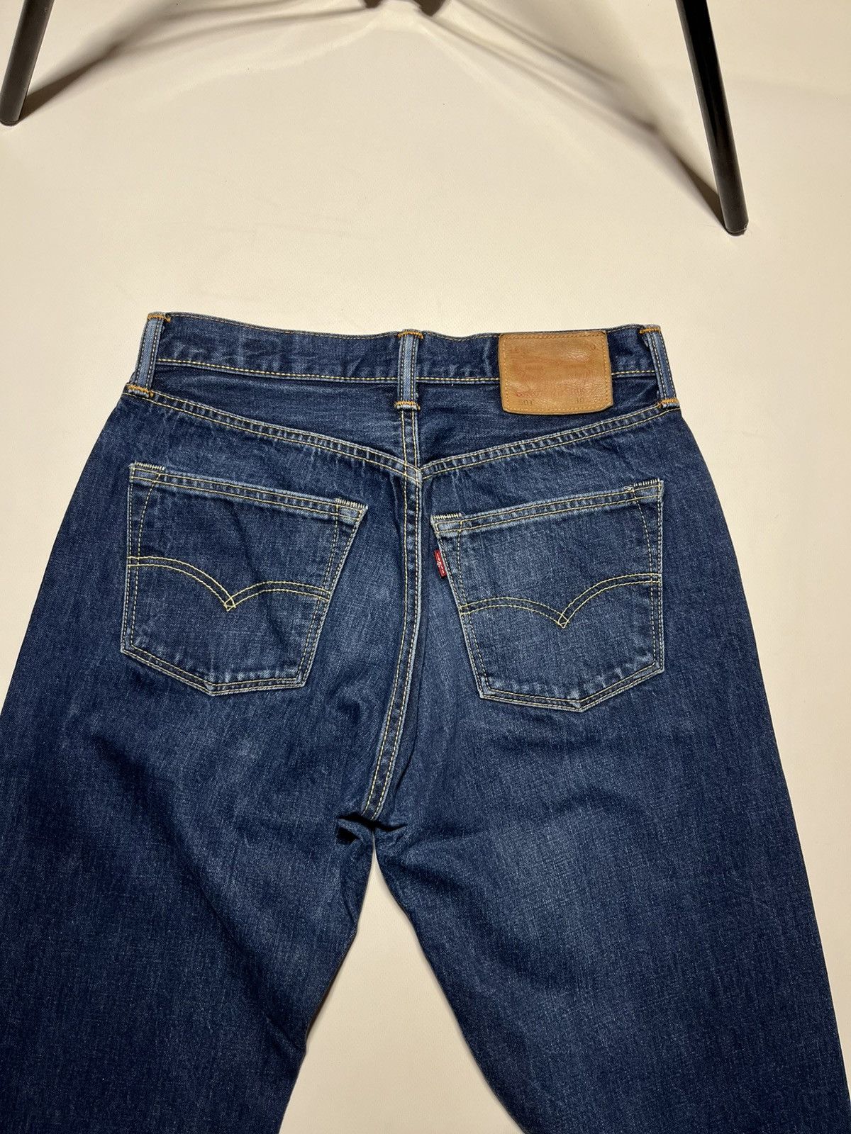 Levi's Vintage Clothing Vintage Levi’s 501 WhiteOak ConeDenim Selvedge VStitch Jeans Size US 30 / EU 46 - 3 Thumbnail