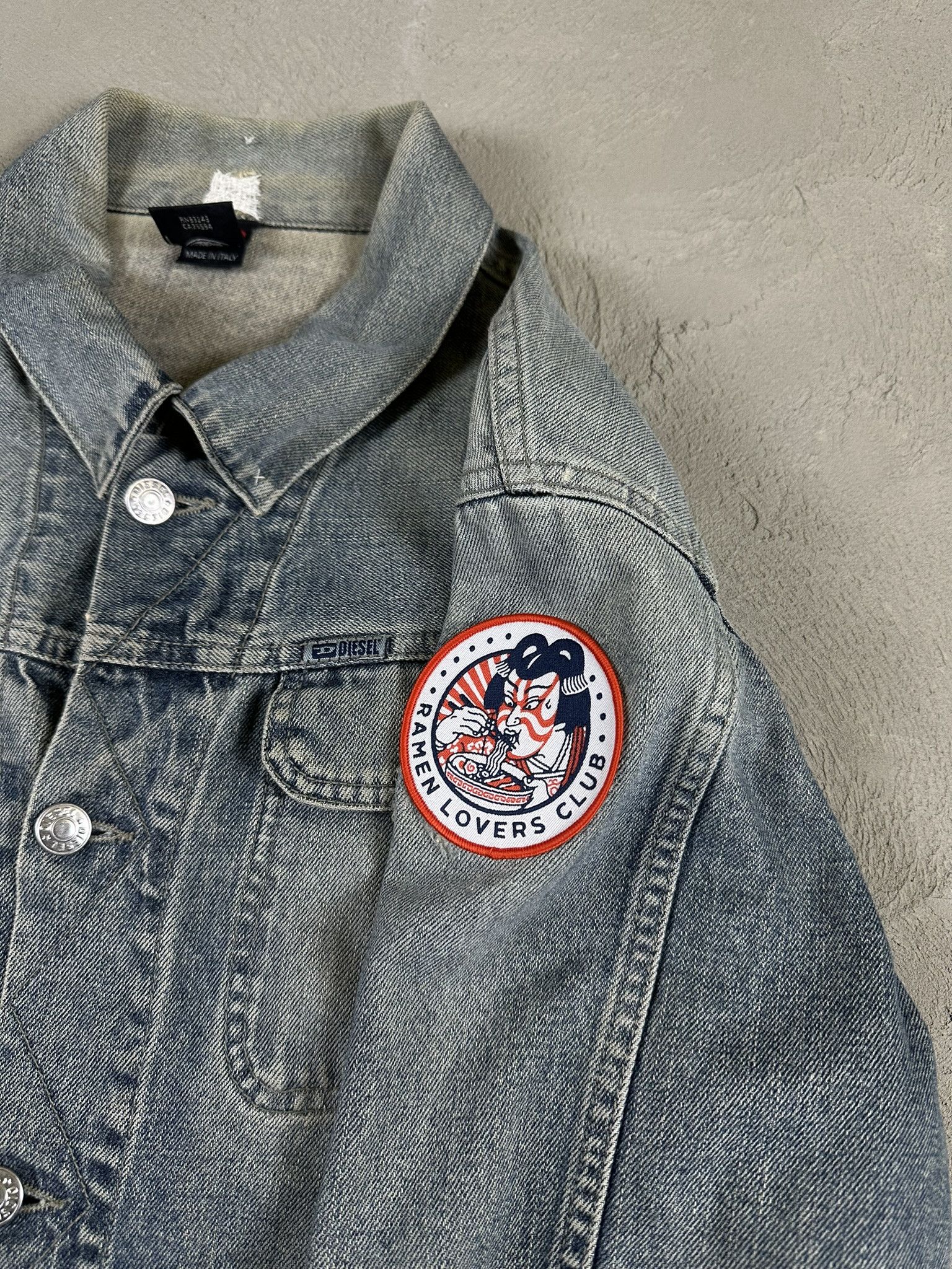 Diesel Vintage Y2k Diesel Faded Washed Denim Trucker Jacket 00s Size US M / EU 48-50 / 2 - 11 Thumbnail
