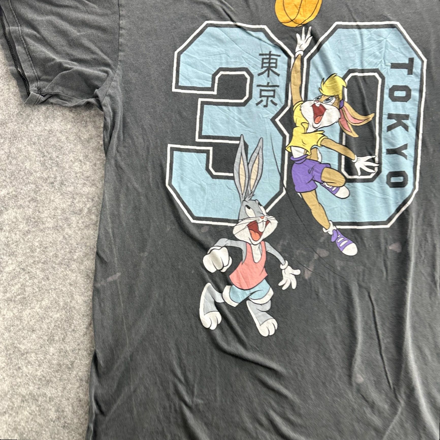 H&M Looney Tunes Tee Mens Medium Black Bugs Bunny Lola Bunny Basketball Tokyo H&M Divided Graphic Print Shirt Size US M / EU 48-50 / 2 - 4 Thumbnail