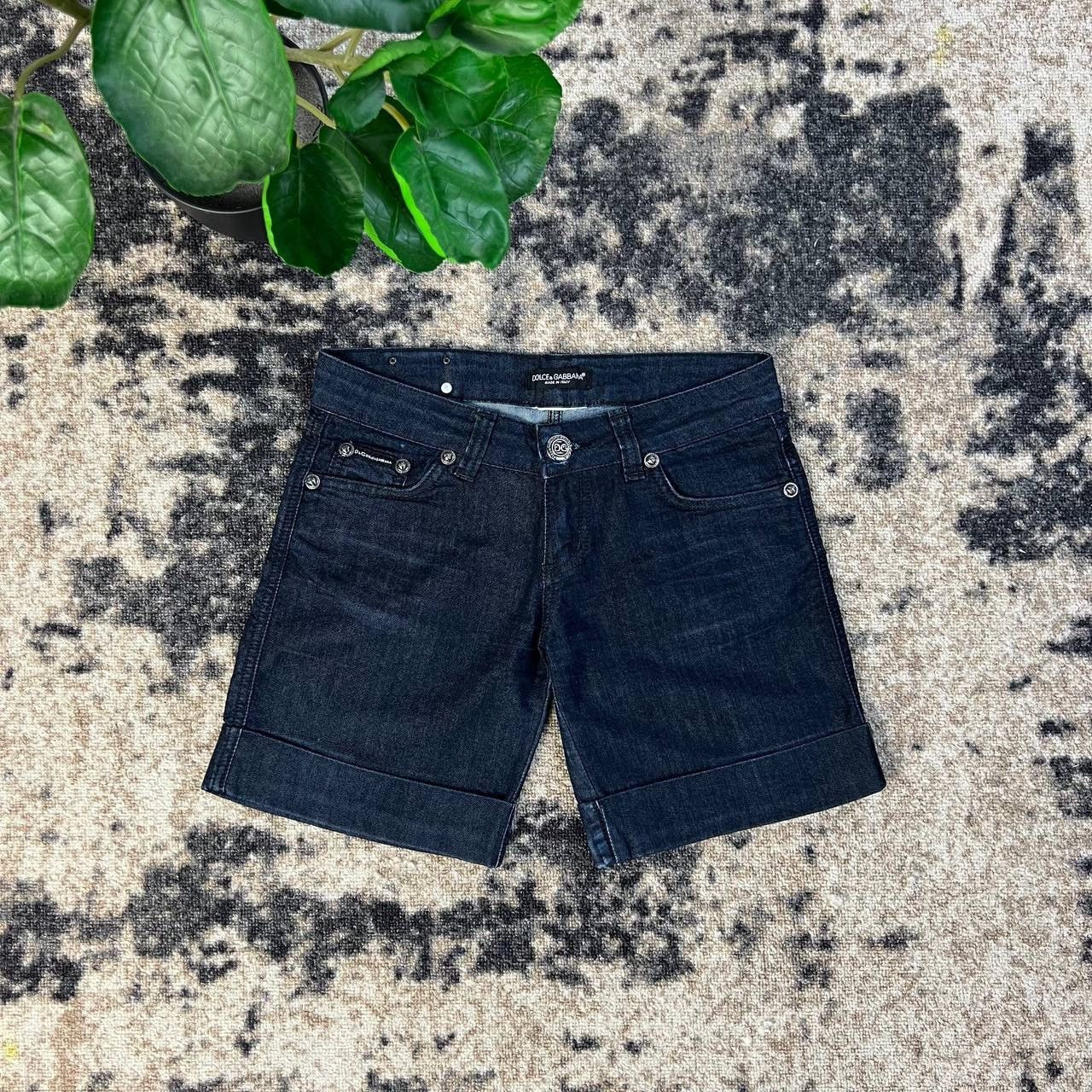 Dolce & Gabbana Dolce & Gabbana Luxury Mini Logo Denim Shorts Size 28" / US 6 / IT 42 - 1 Thumbnail