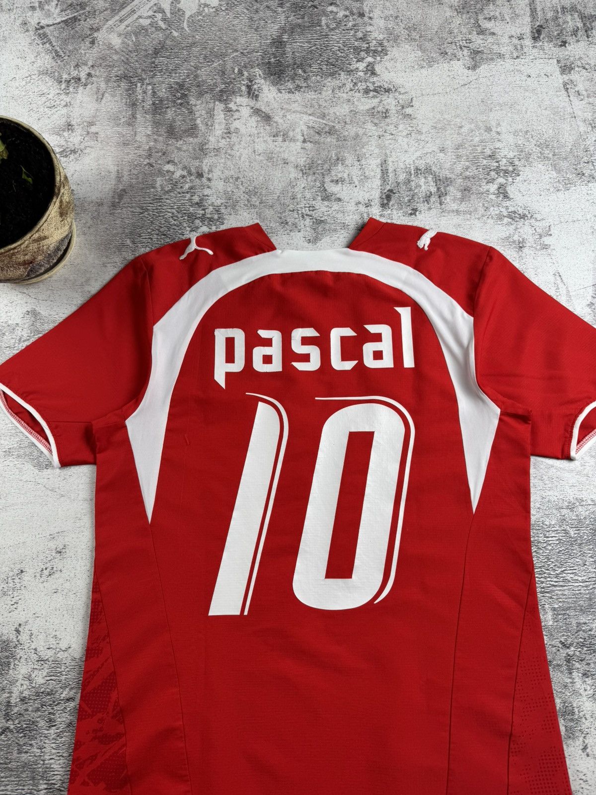 Puma Switzerland Swiss 2006/2008 Vintage #10 Pascal Red Soccer Football Shirt Jersey Size US S / EU 44-46 / 1 - 17 Thumbnail