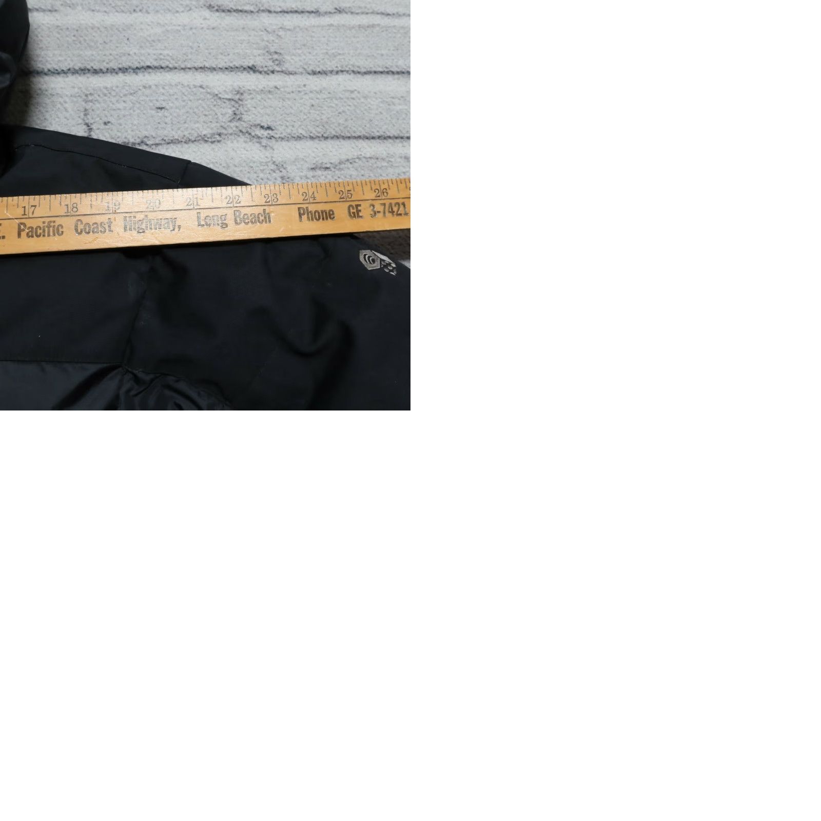 Mountain Hardwear VINTAGE Mountain Hardwear Hooded Puffer Down Jacket Size M Black Size US M / EU 48-50 / 2 - 9 Thumbnail
