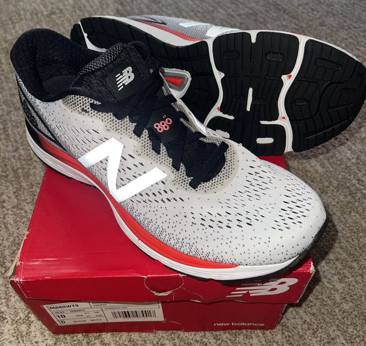 New Balance DS NEW BALANCE 880 RUNNING SHOES SIZE 10 Size US 10 / EU 43 - 7 Thumbnail
