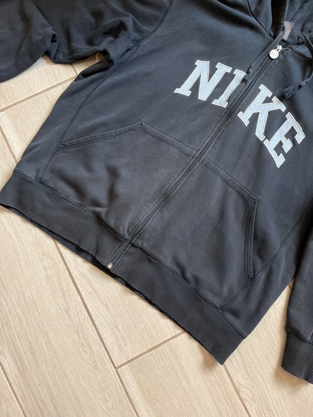 Nike × Vintage Vintage Nike Zip Hoodie big logo distressed style size XL Size US XL / EU 56 / 4 - 5 Thumbnail