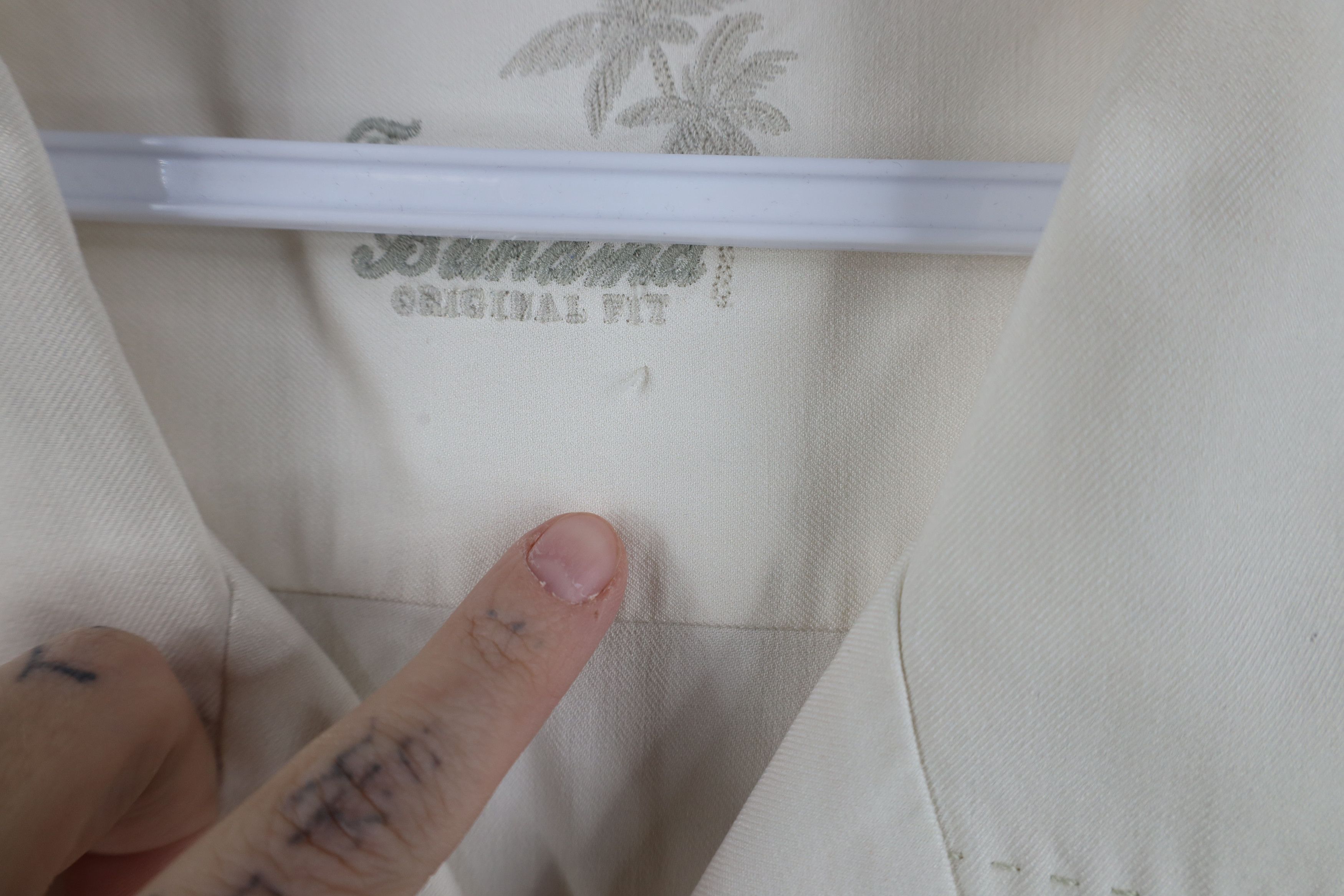 Tommy Bahama Vintage Tommy Bahama Fit Looped Collar Silk Button Shirt Size US L / EU 52-54 / 3 - 6 Thumbnail