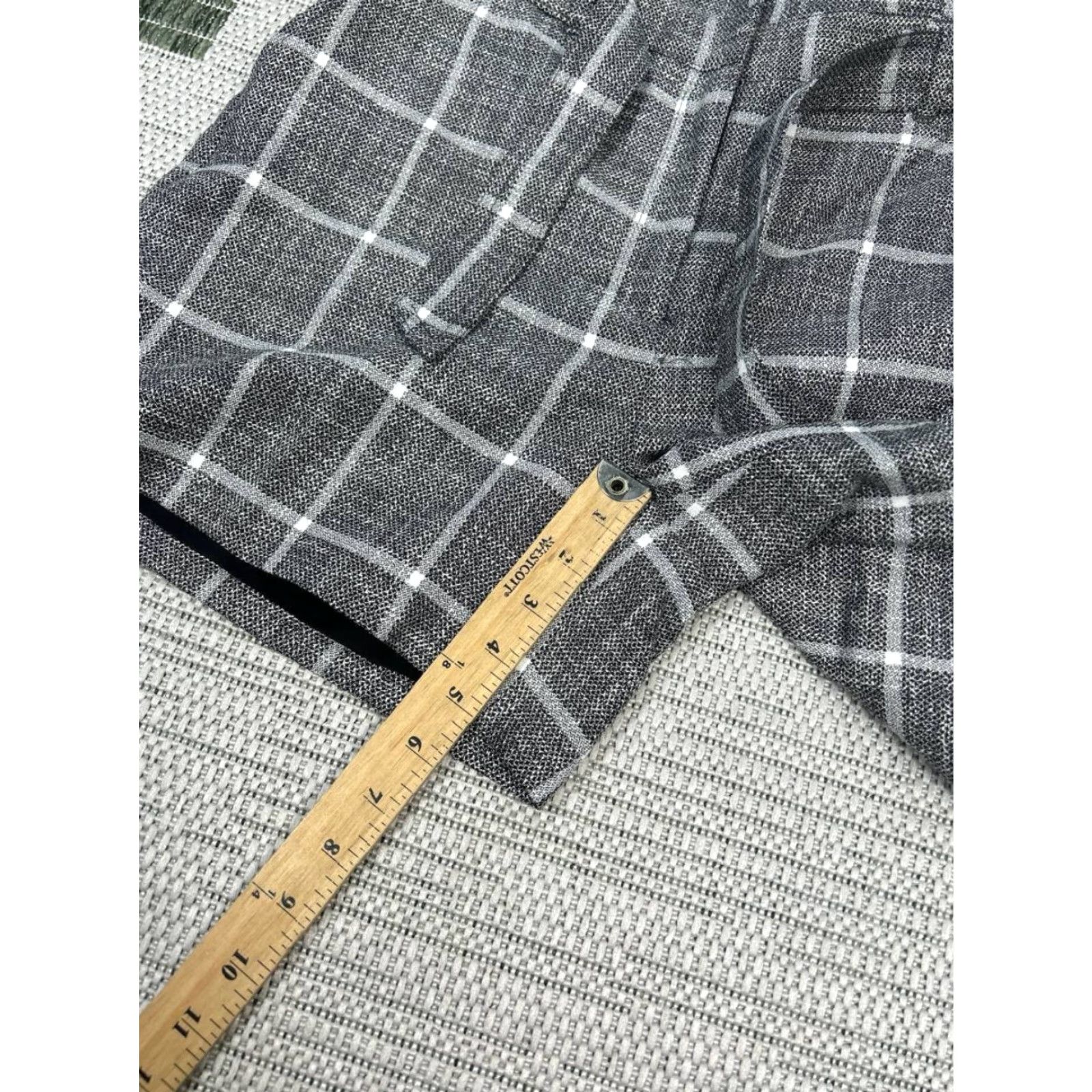 White House Black Market White House Black Market Shorts Women 8 Gray Plaid Stretch Mid Rise The Luxe New Size 30" / US 8 / IT 44 - 3 Thumbnail