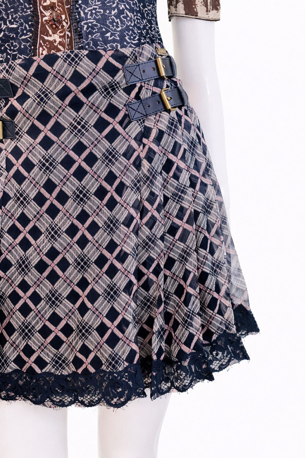John Galliano John Galliano Plaid Silk Tartan Mini Skirt Size 27" / US 4 / IT 40 - 7 Thumbnail
