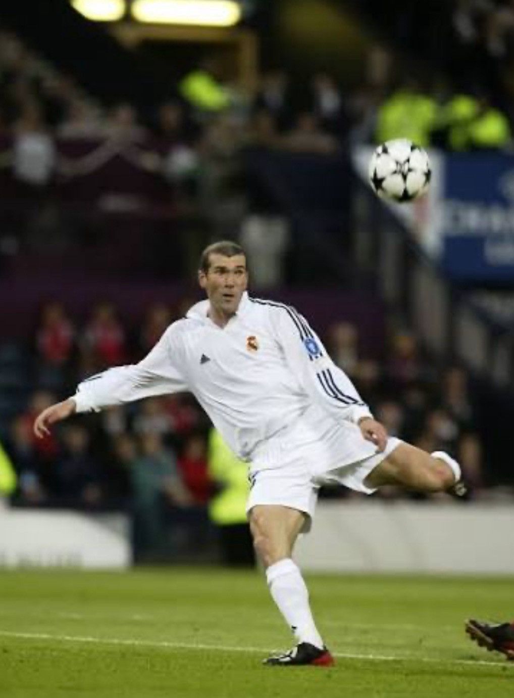 Adidas RARE Zidane Real Madrid Adidas Jersey Longsleeve 02/03 Size US M / EU 48-50 / 2 - 3 Thumbnail