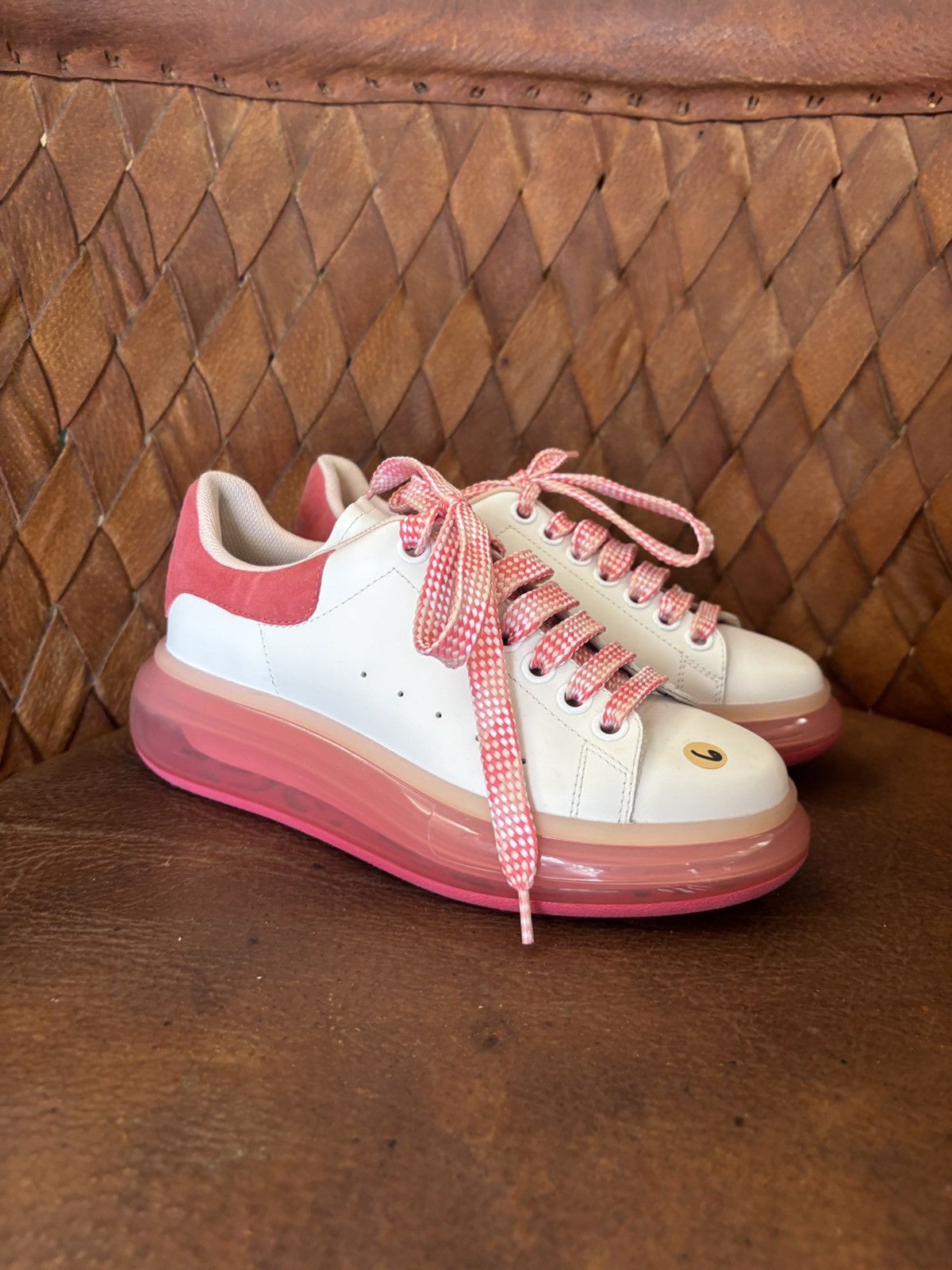 Alexander McQueen Alexander McQueen sneaker pink and white Size US 6 / IT 36 - 3 Thumbnail