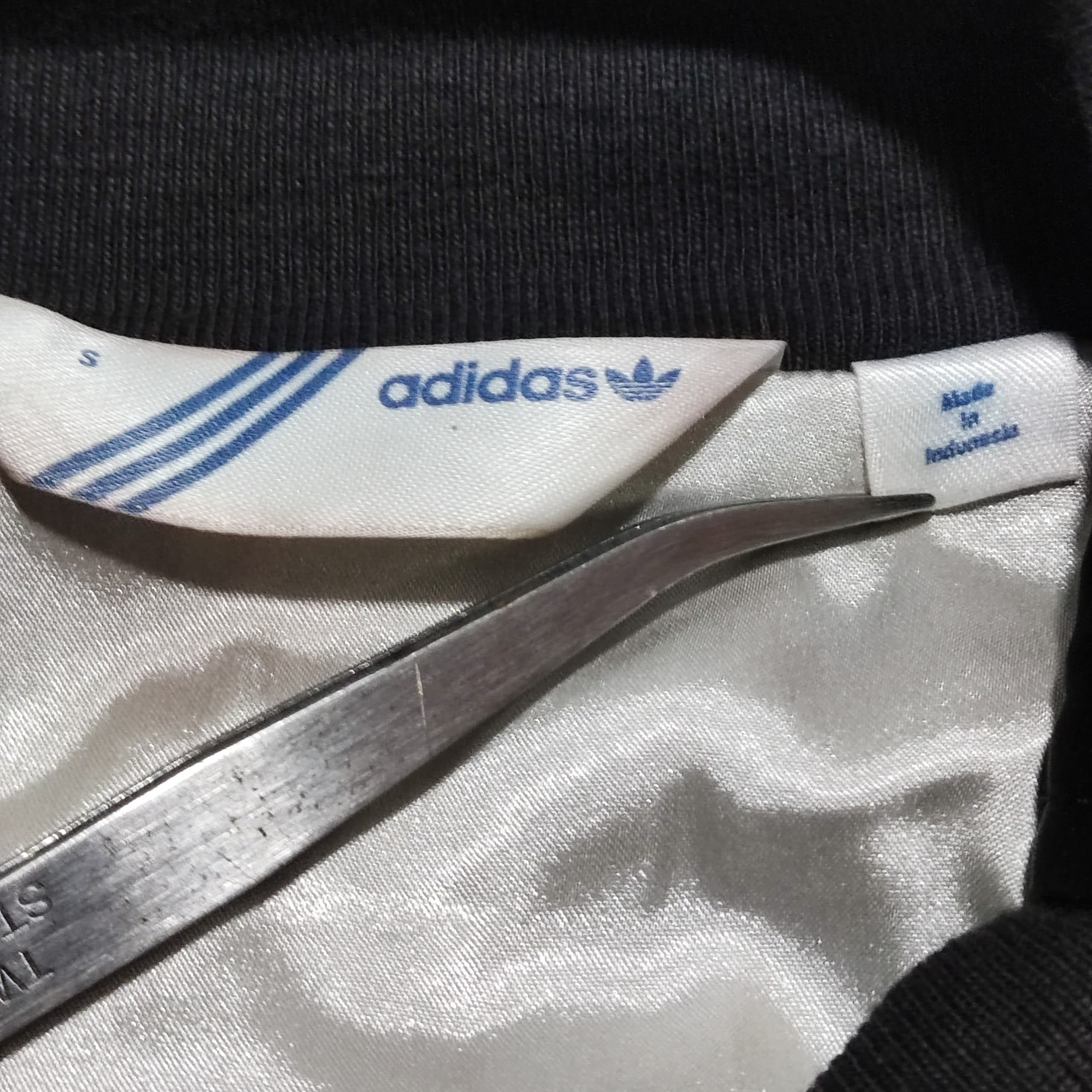 Adidas Vintage faded Adidas Trefoil Raglan Sleeve Track Jacket Size S / US 4 / IT 40 - 15 Thumbnail