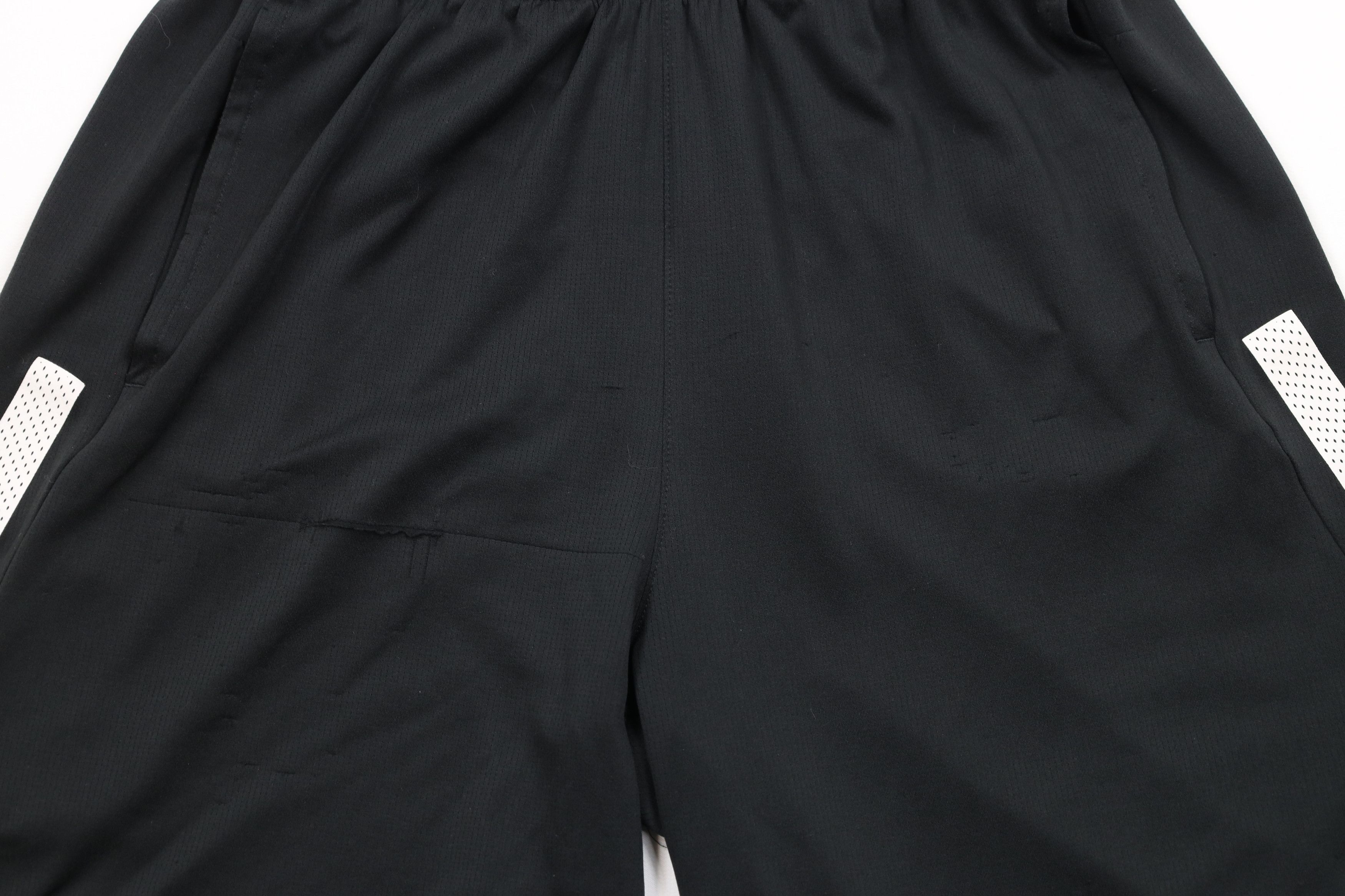 Adidas × Vintage Vintage Y2K Adidas Spell Out Running Jogging Soccer Shorts Size US 30 / EU 46 - 3 Thumbnail