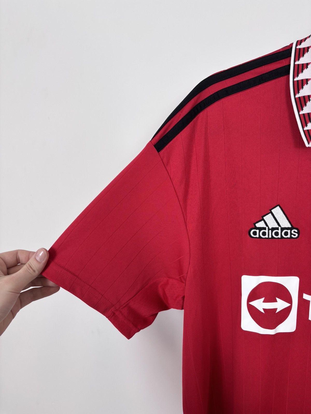 Adidas Adidas Manchester United 2022/23 Home Football Soccer Jersey Size US L / EU 52-54 / 3 - 7 Thumbnail