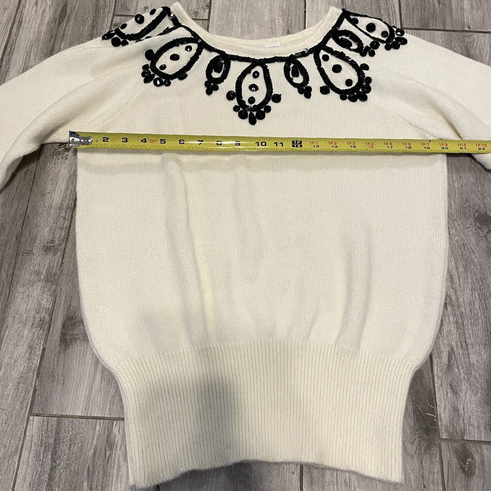 Liz Claiborne VINTAGE Liz Claiborne Sweater Women Small White Angora Beaded Sequins 90s Scoop Neck Dolman Sleeve Pullover Size S / US 4 / IT 40 - 6 Thumbnail