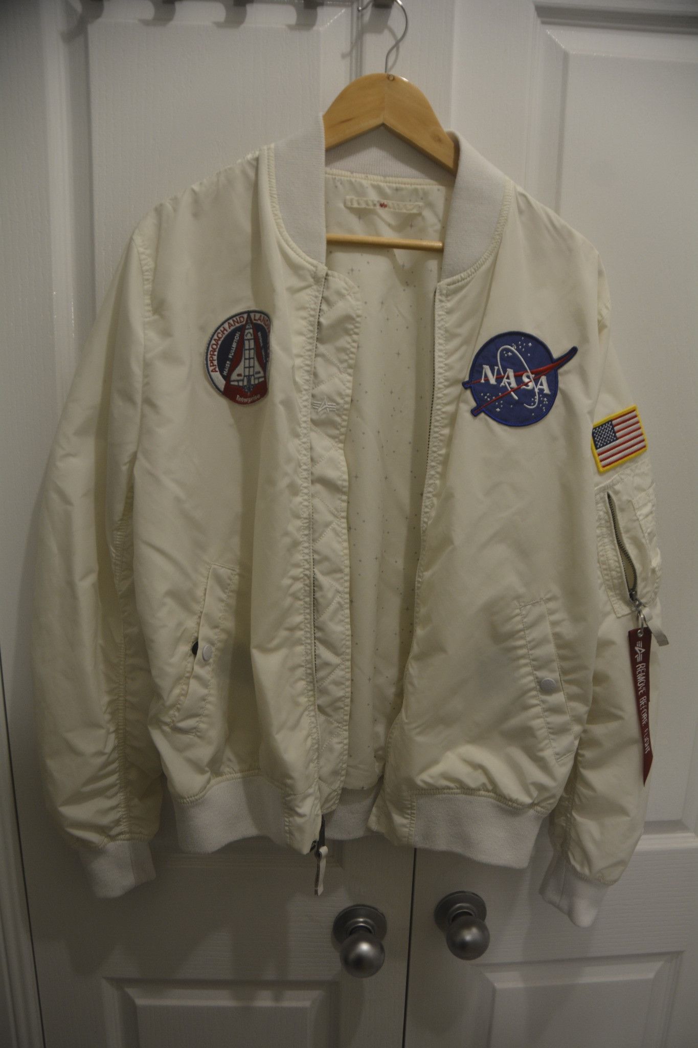 Alpha Industries Alpha Industries NASA MA-1 Flight Jacket White Bomber Size US L / EU 52-54 / 3 - 4 Thumbnail