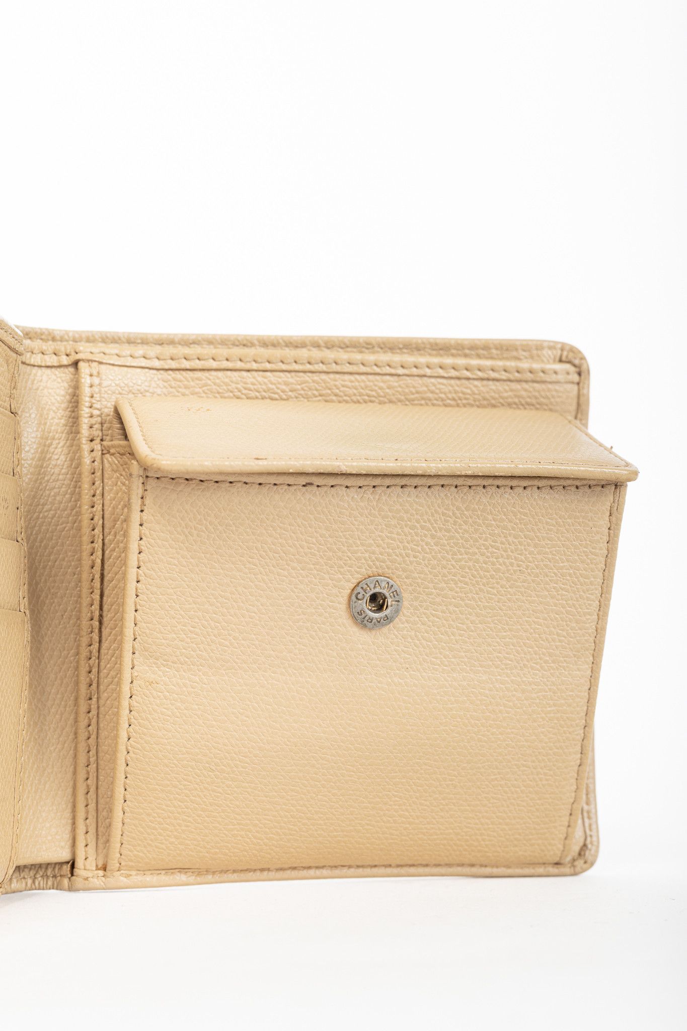 Chanel Chanel Camel Caviar Leather CC-Logo Bifold Wallet Size ONE SIZE - 8 Thumbnail