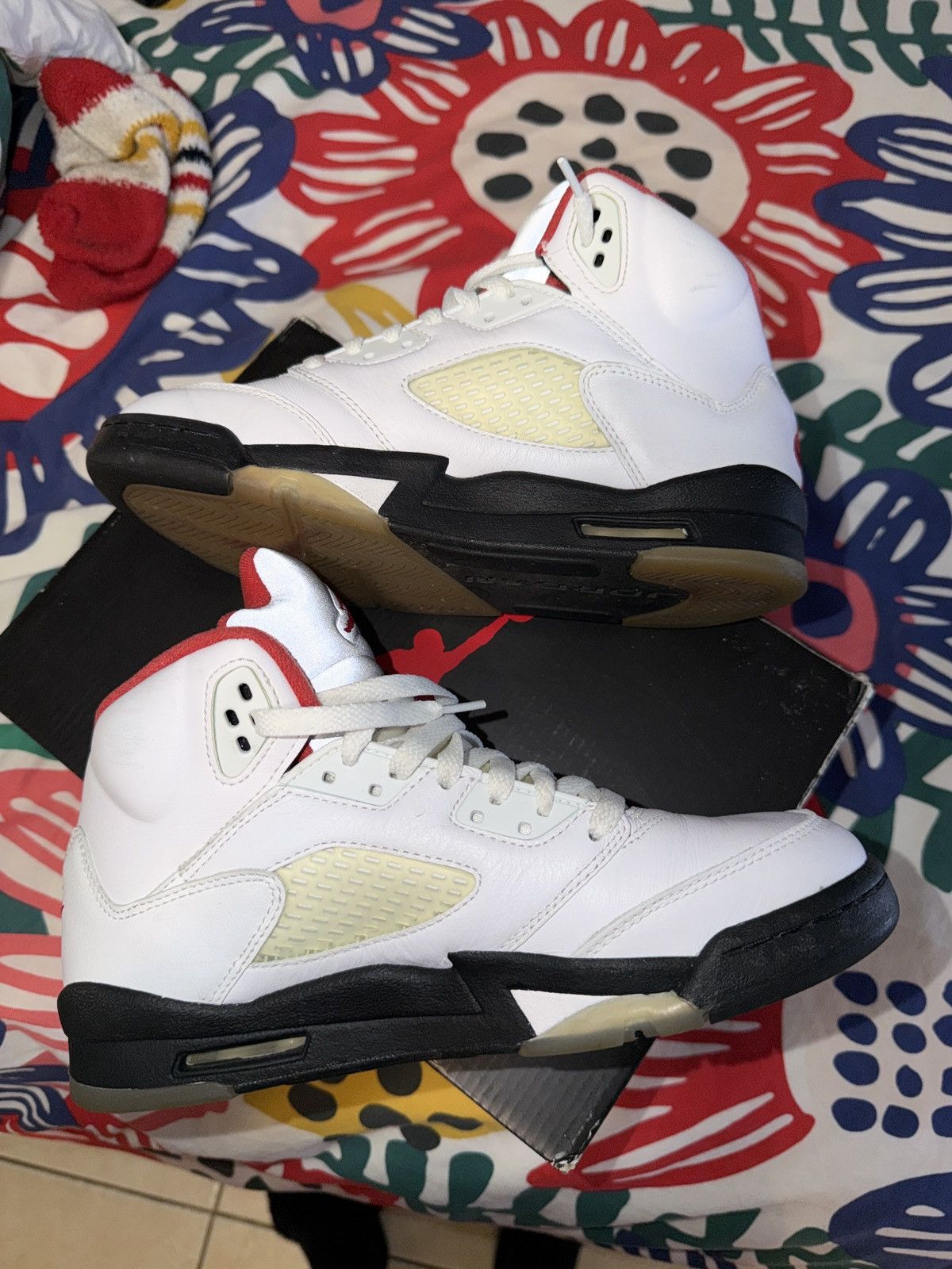 Jordan Brand Air Jordan 5 Retro ‘White Fire Red’ 2020 Size US 7 / EU 40 - 4 Thumbnail