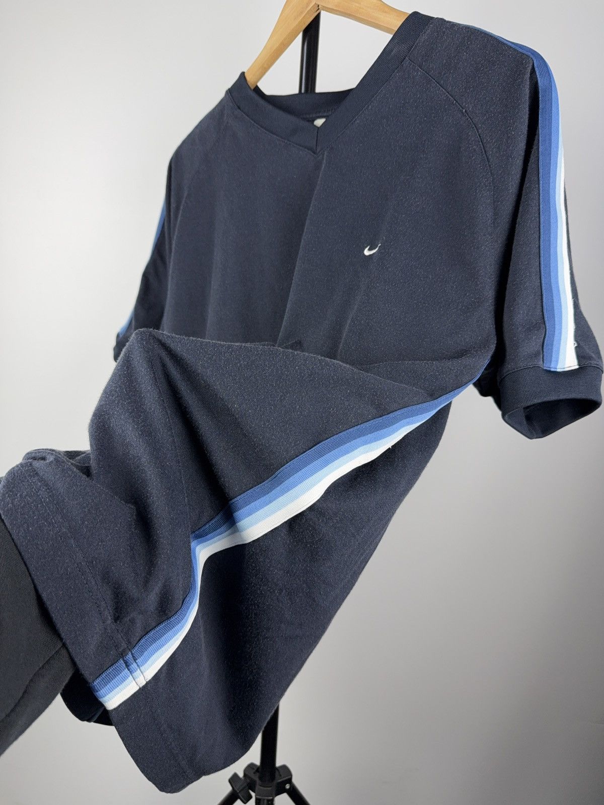Nike × Vintage Vintage Nike T-shirt Small Swoosh Logo Tee Air Tn Retro Size US L / EU 52-54 / 3 - 5 Thumbnail