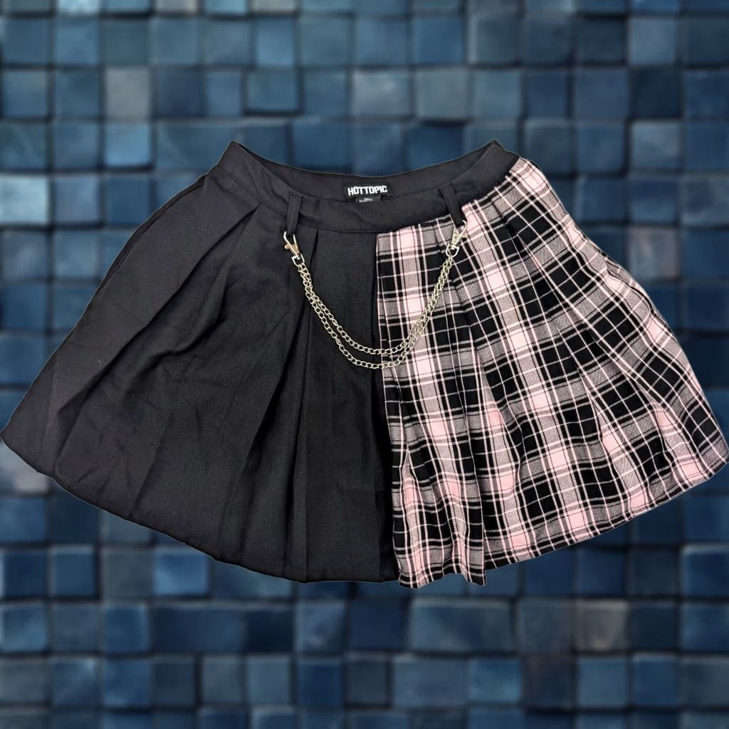 Hot Topic Hot Topic Skirt - Two Tone Solid Black & Plaid Pink Chain Accent Midi Knit Pleated Womens XS/?? Size 36" / US 14 / IT 50 - 1 Thumbnail
