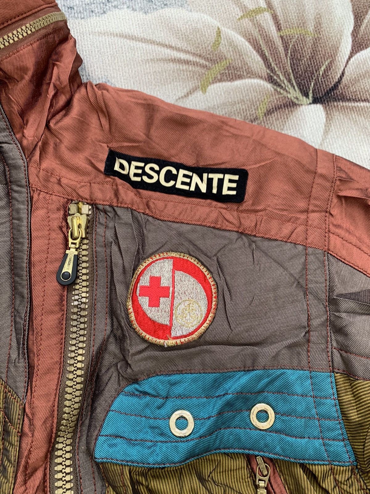 Descente × Vintage Vtg Descente Switzerland Suisse Ski Team Multicolour Jacket Size US L / EU 52-54 / 3 - 4 Thumbnail
