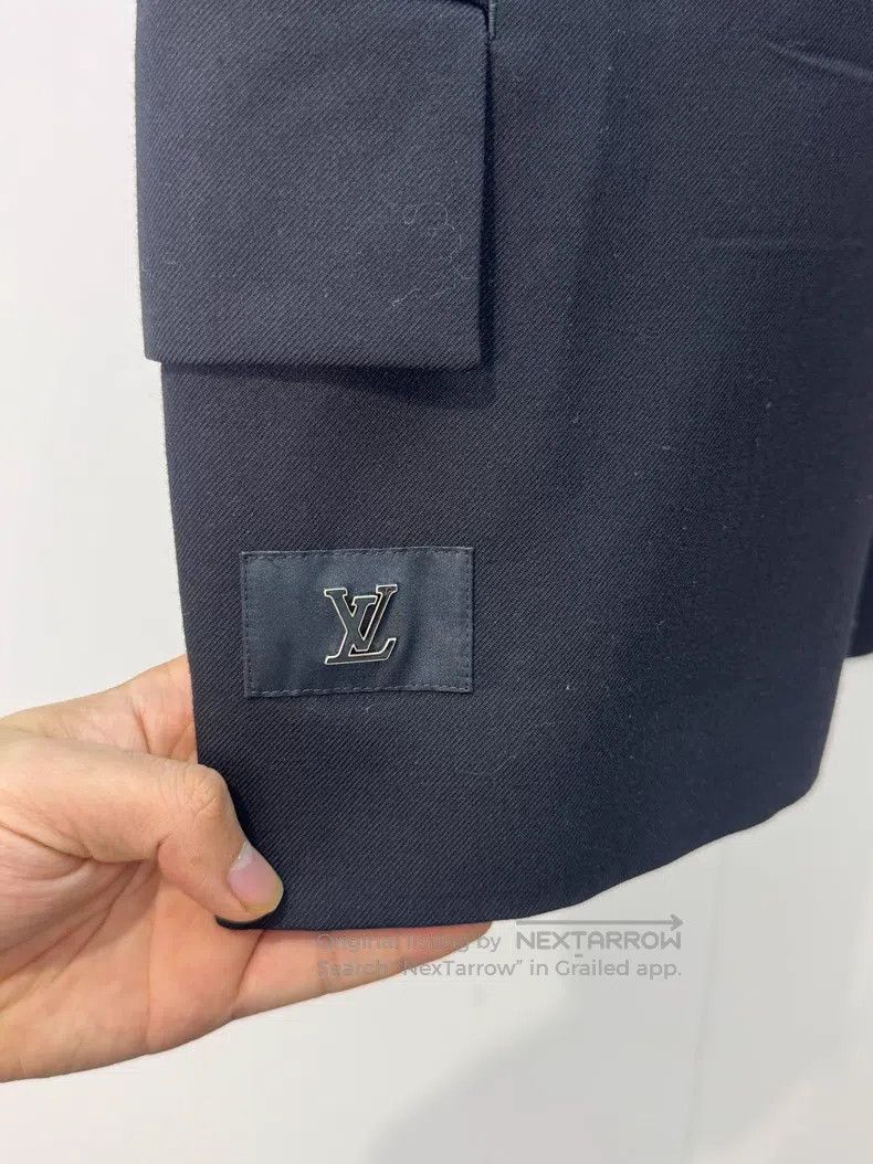 Louis Vuitton Louis Vuitton Solid color cargo shorts with metallic pocke Size 32" / US 10 / IT 46 - 4 Thumbnail