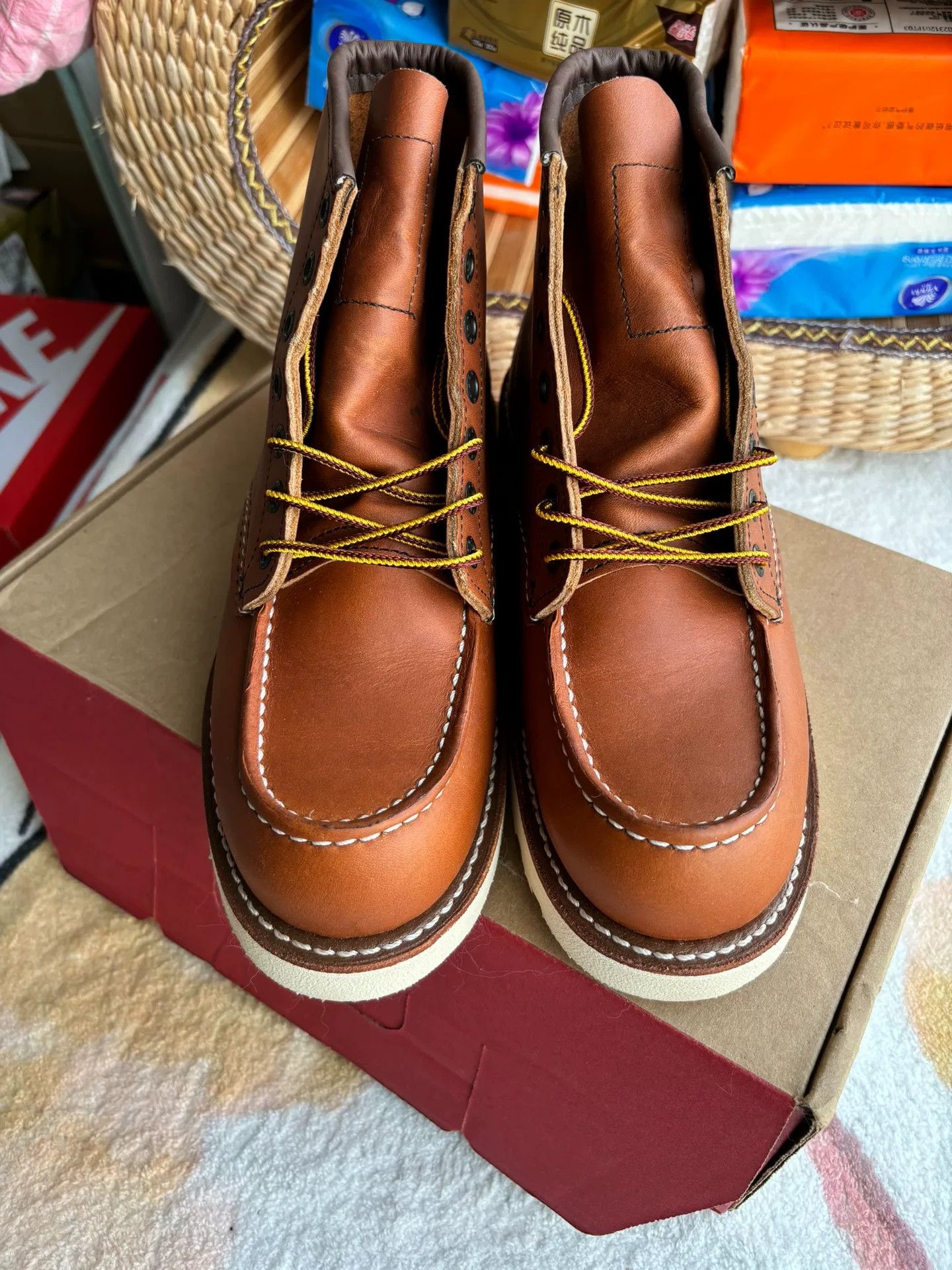 Red Wing Red Wing 10875 Size US 7.5 / EU 40-41 - 1 Thumbnail