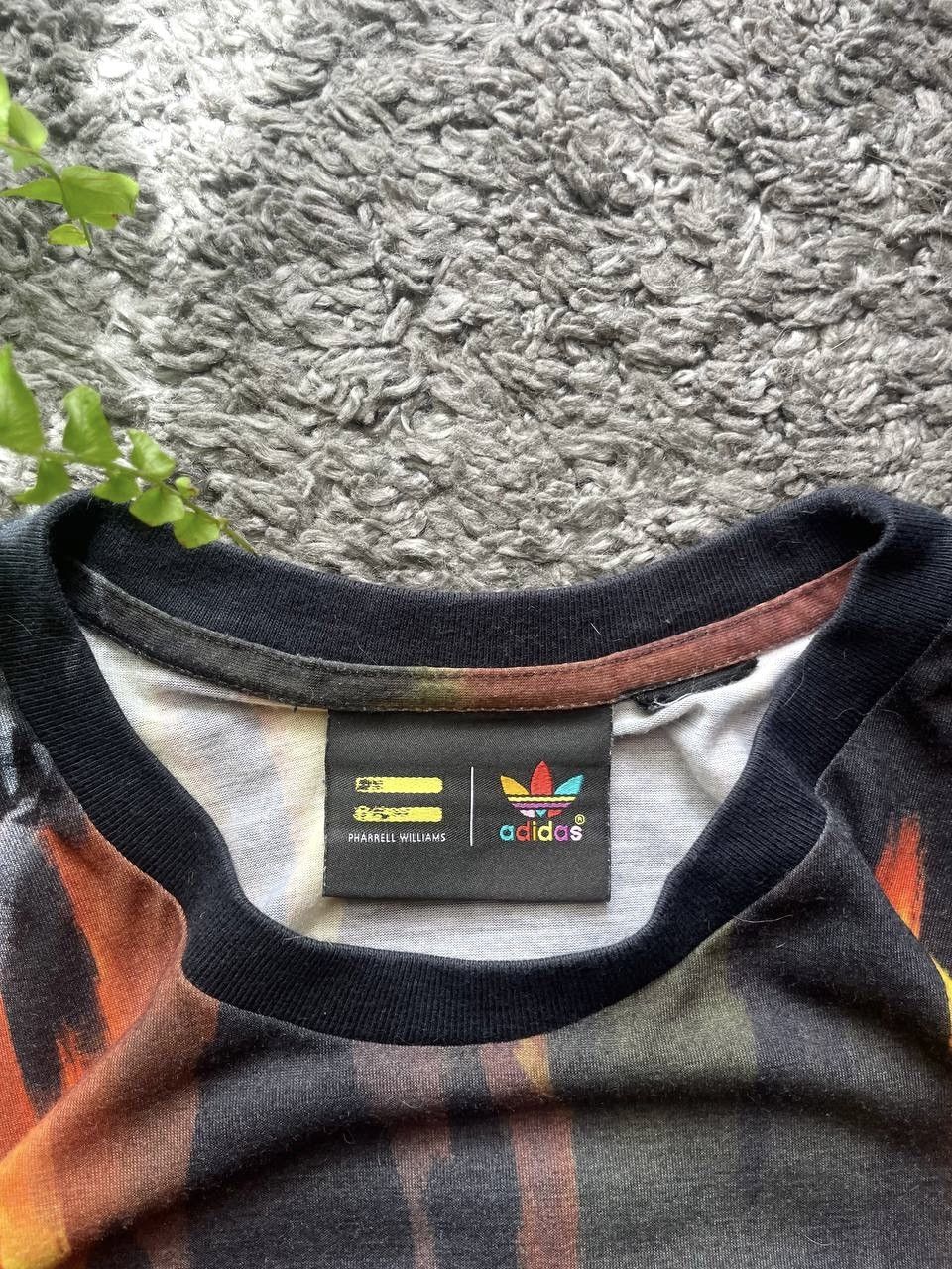 Adidas × Pharrell Adidas T-Shirt Streetwear Pharrell Williams Big Logo Rare Size US L / EU 52-54 / 3 - 20 Thumbnail