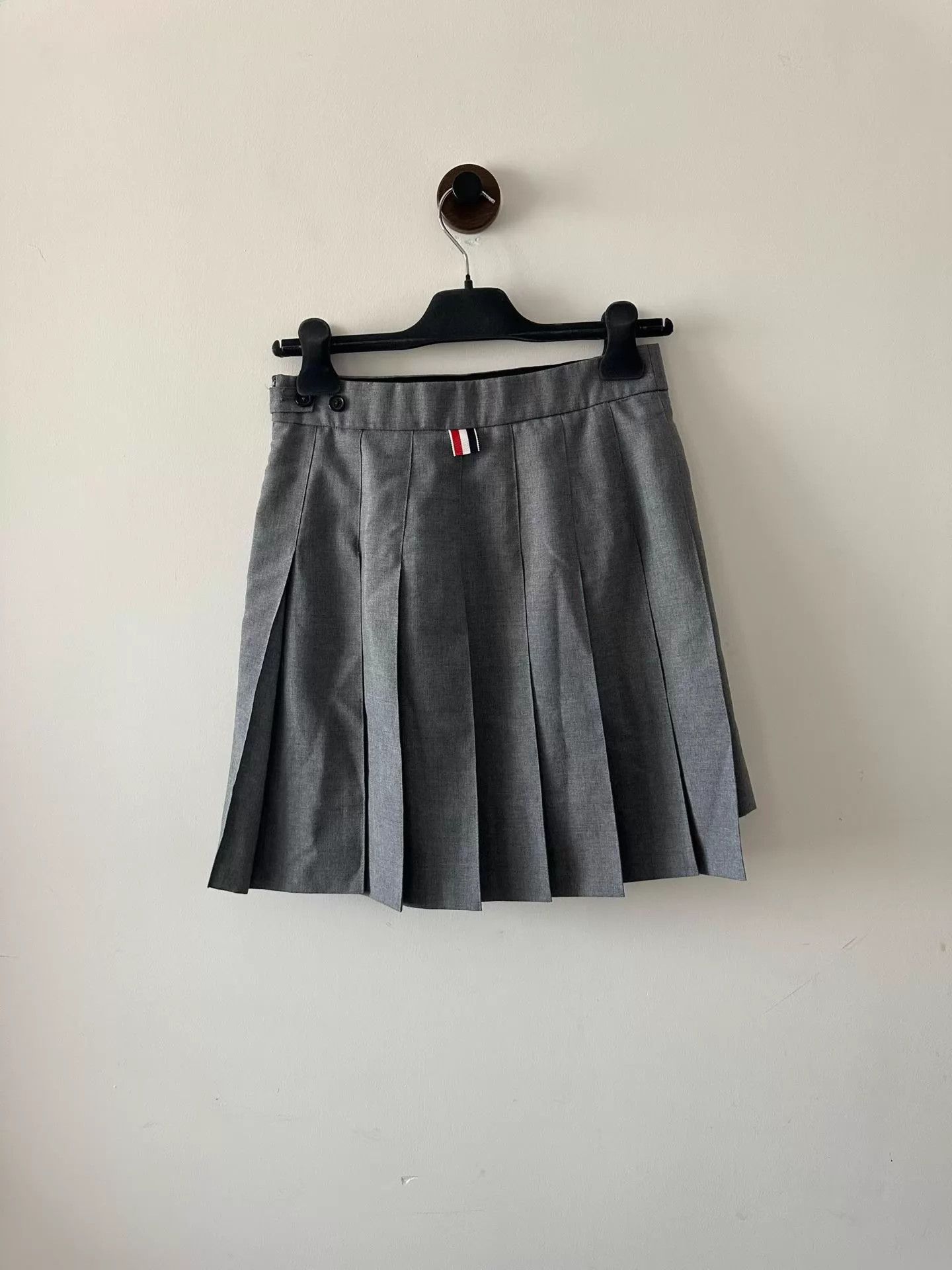Thom Browne Thom Browne Gray Pleated Skirt Size 40 Size 27" / US 4 / IT 40 - 2 Thumbnail