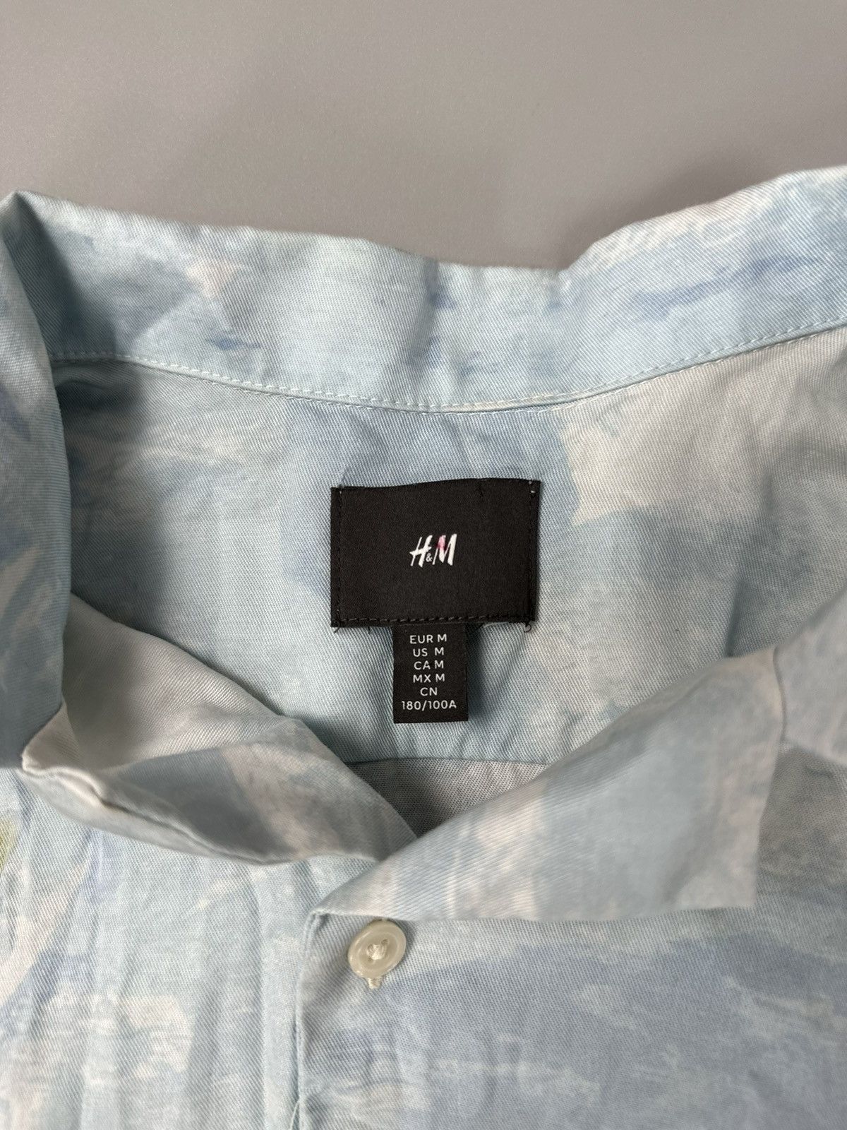 H&M H&M basic Silk Button Short Sleeve Shirt Nature Pattern Size US M / EU 48-50 / 2 - 3 Thumbnail