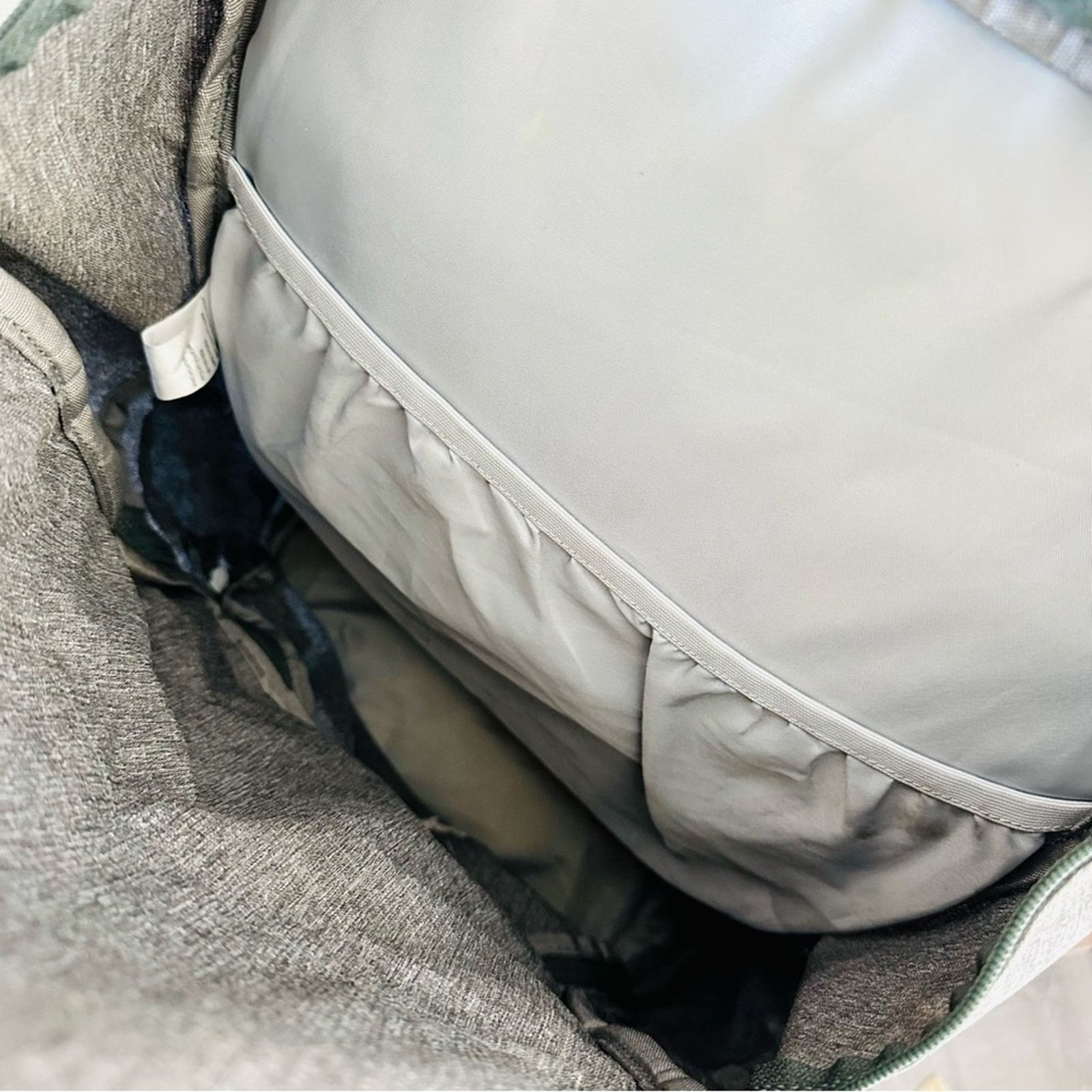 Eastern Mountain Sports MOUNTAINTOP Silver Grey Hiking Camping Outdoors Backpack Bag Size ONE SIZE - 7 Thumbnail