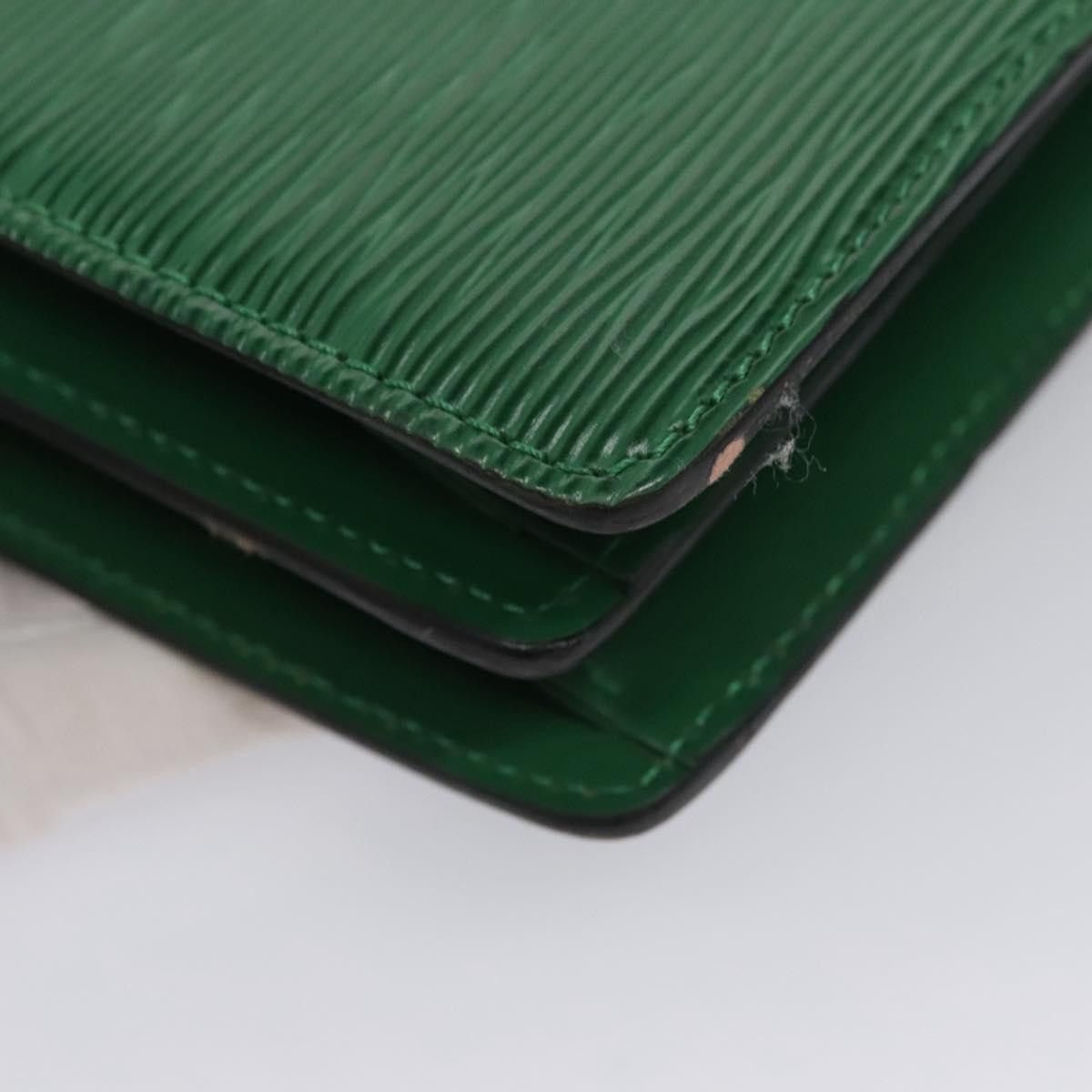 Louis Vuitton LOUIS VUITTON Epi Capuchin Shoulder Bag Green M52344 Size ONE SIZE - 16 Thumbnail