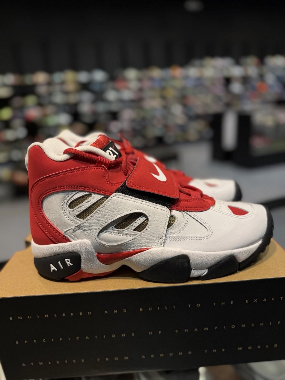 Nike Nike Air Diamond Turf II Reverse Prime Red Size 10.5 NEW Size US 10.5 / EU 43-44 - 5 Thumbnail