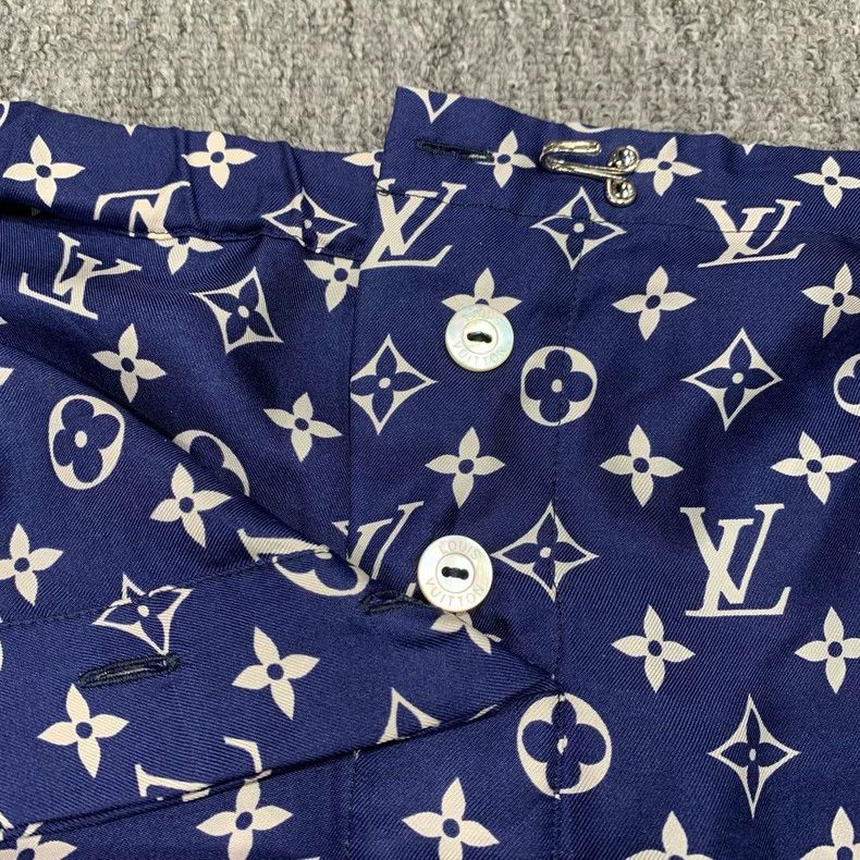Louis Vuitton Louis Vuitton Blue full print shorts Size 35" - 9 Thumbnail