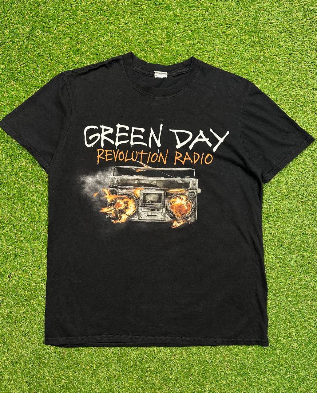 Band Tees × Vintage Green day Revolution Radio Tour 00s Vintage tee Size US M / EU 48-50 / 2 - 1 Thumbnail