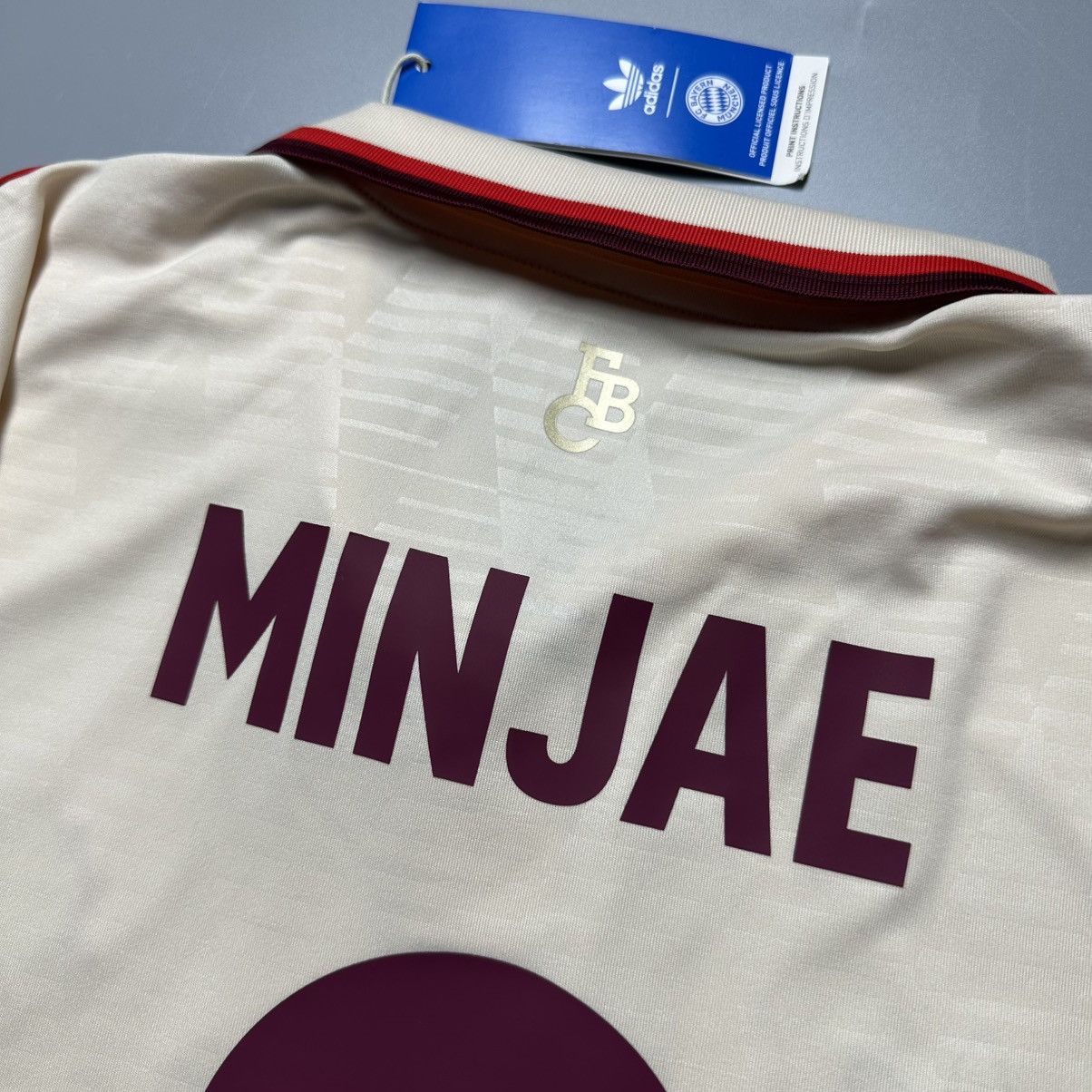 Vintage BAYERN ADIDAS 2024/2025 FOOTBALL THIRD JERSEY #3 MINJAE Size US XXL / EU 58 / 5 - 12 Thumbnail
