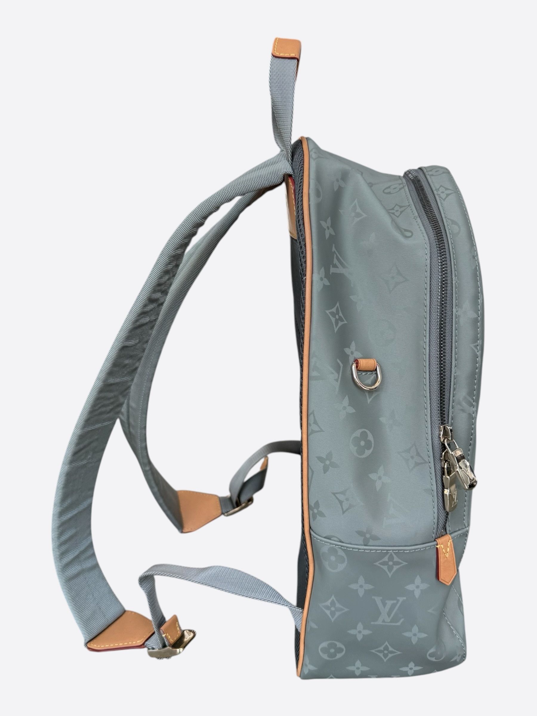 Louis Vuitton Louis Vuitton Silver Titanium Monogram Backpack Size ONE SIZE - 2 Thumbnail