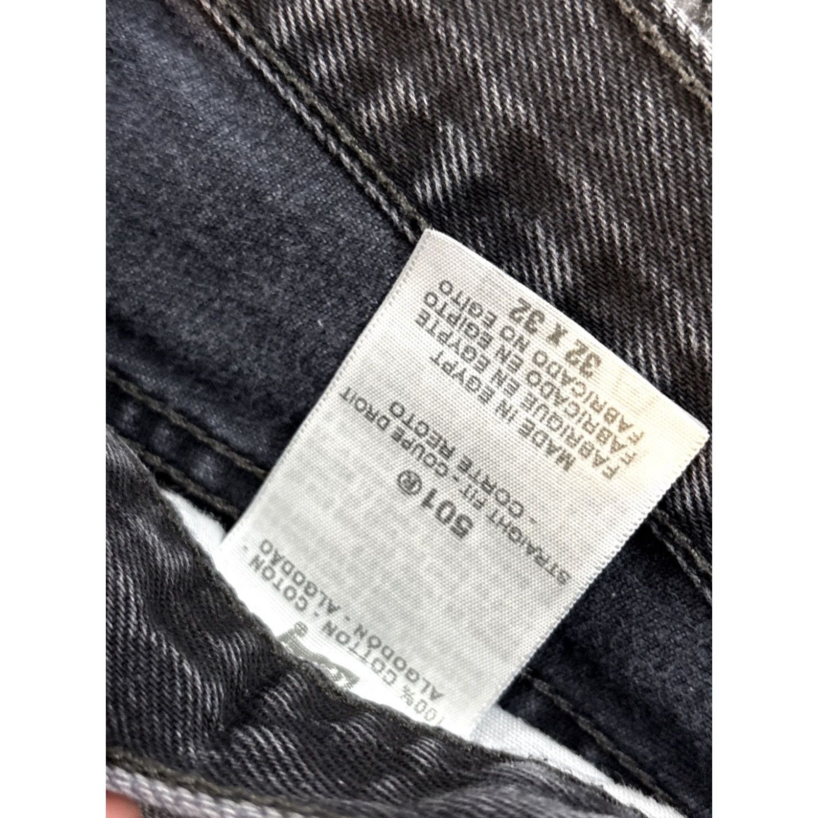 Denime VINTAGE Levi’s 501 Black Denim Jeans Men’s 30x28 1990s Dark Wash Button Fly Jeans Mens Size US 30 / EU 46 - 6 Thumbnail